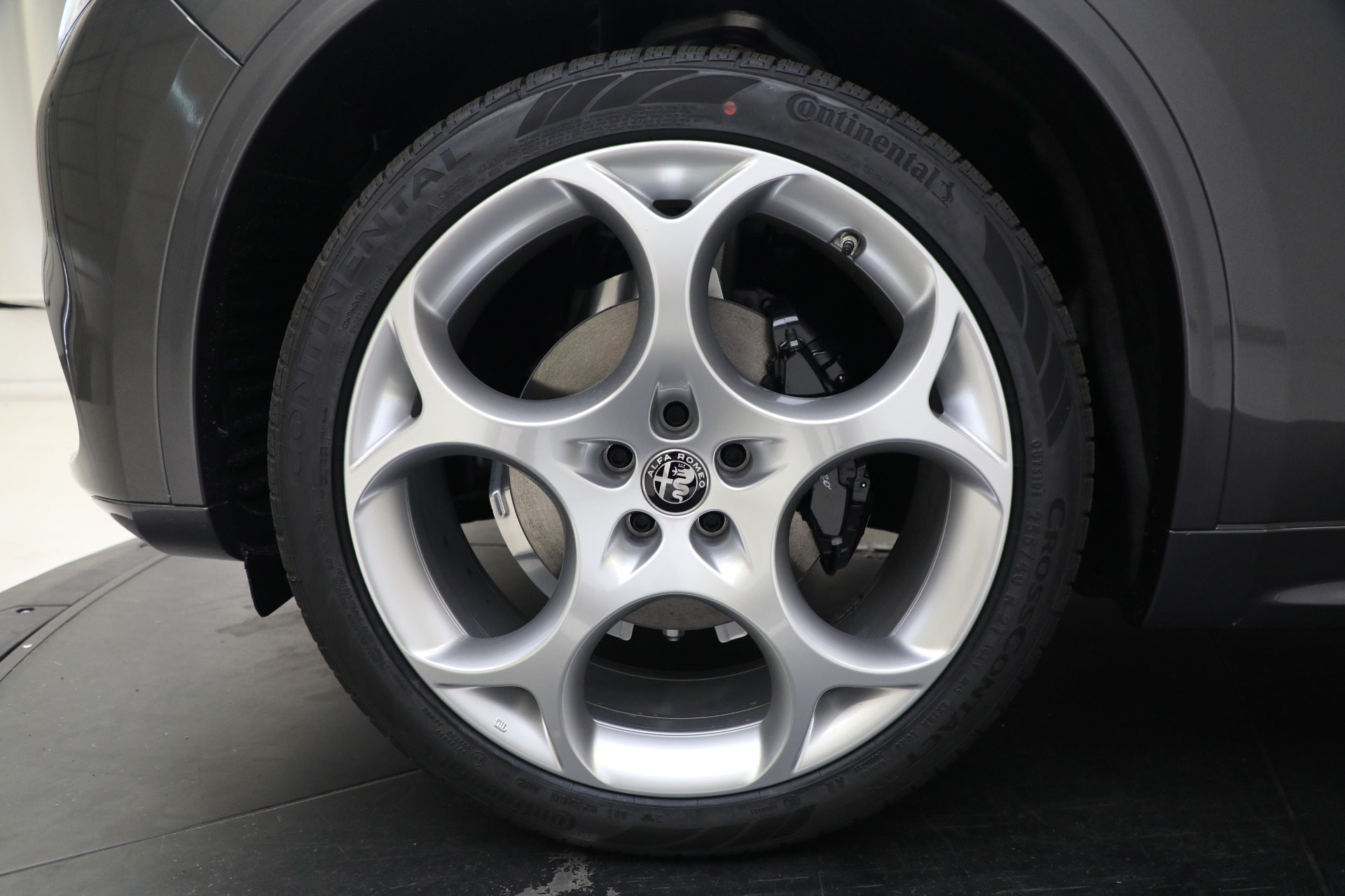 New-2023-Alfa-Romeo-Stelvio-Ti-Lusso-AWD