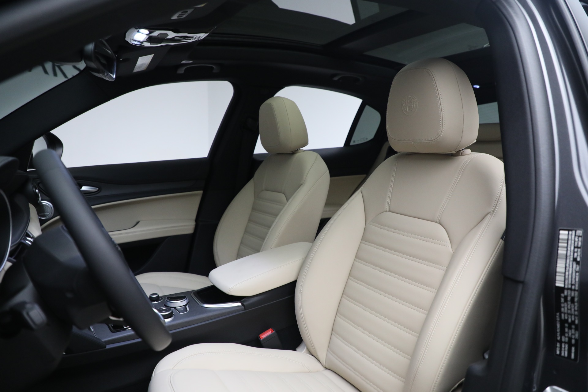 New-2023-Alfa-Romeo-Stelvio-Ti-Lusso-AWD