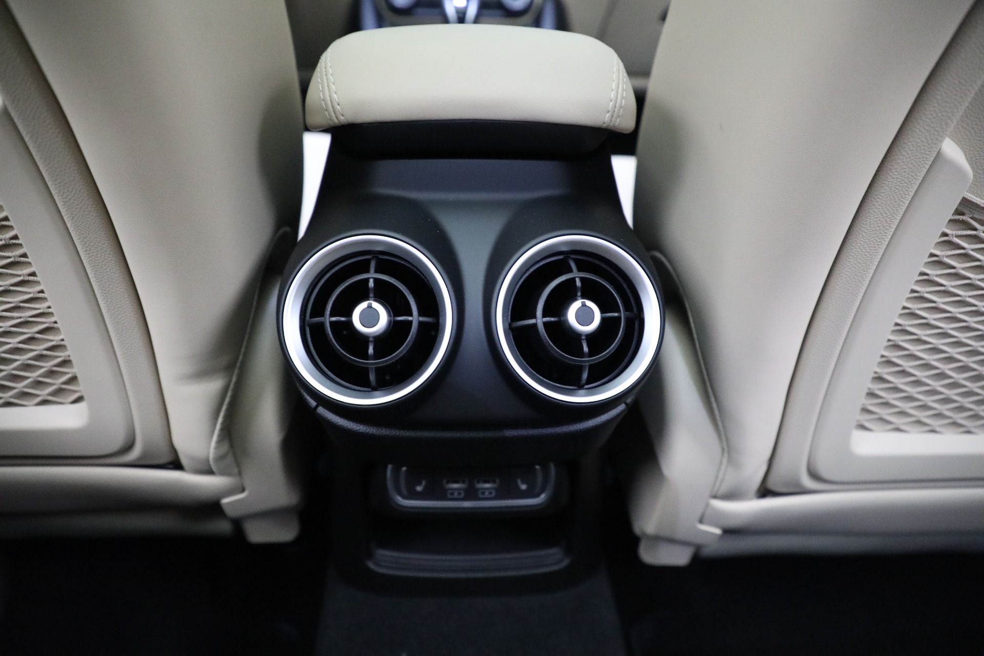 New-2023-Alfa-Romeo-Stelvio-Ti-Lusso-AWD