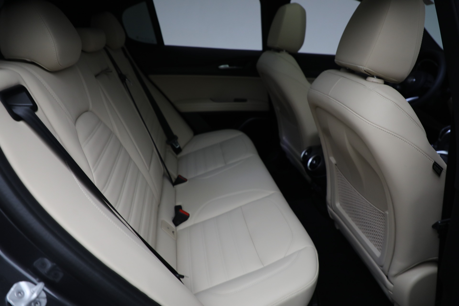 New-2023-Alfa-Romeo-Stelvio-Ti-Lusso-AWD