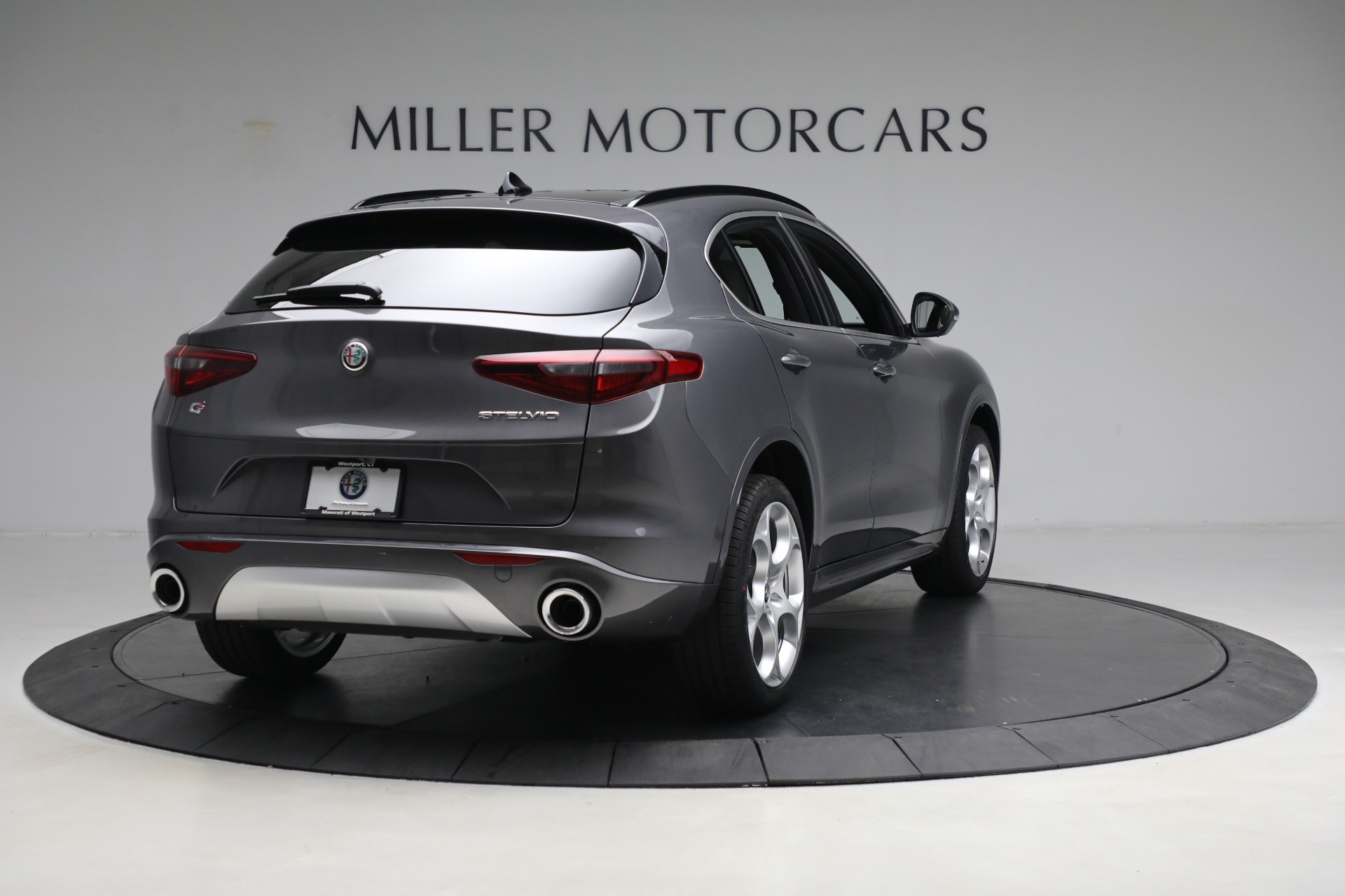 New-2023-Alfa-Romeo-Stelvio-Ti-Lusso-AWD