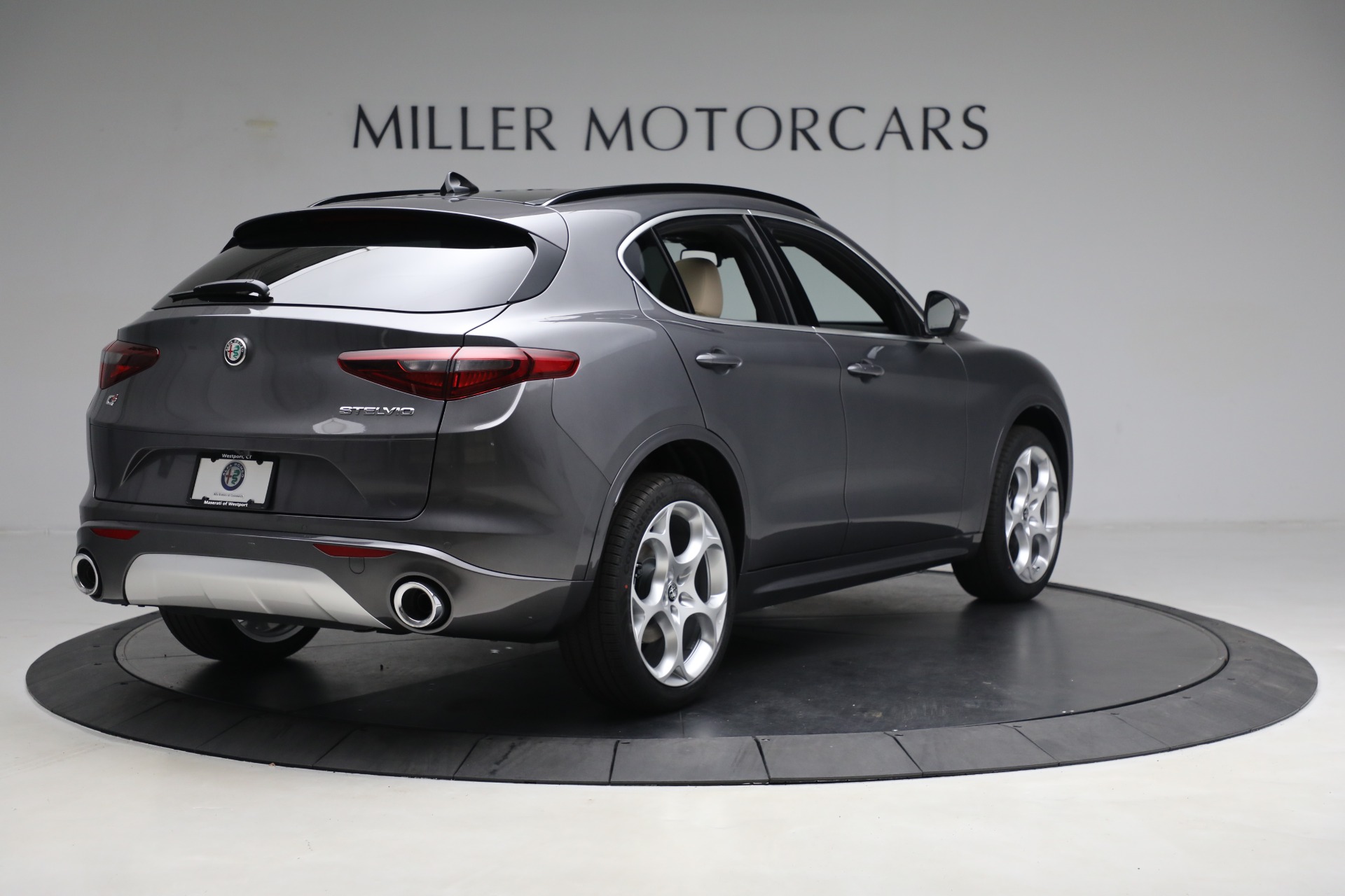 New-2023-Alfa-Romeo-Stelvio-Ti-Lusso-AWD
