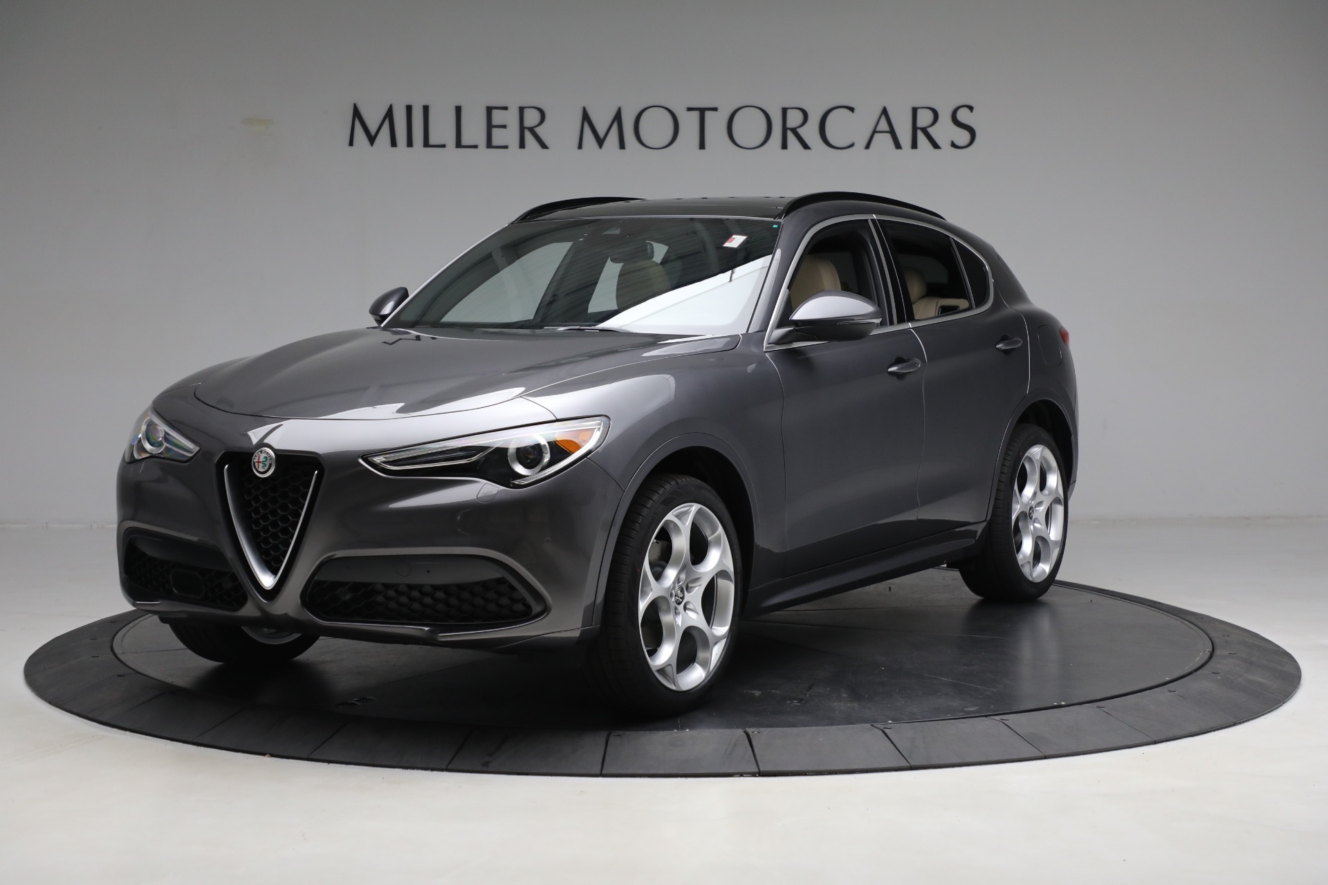 New-2023-Alfa-Romeo-Stelvio-Ti-Lusso-AWD