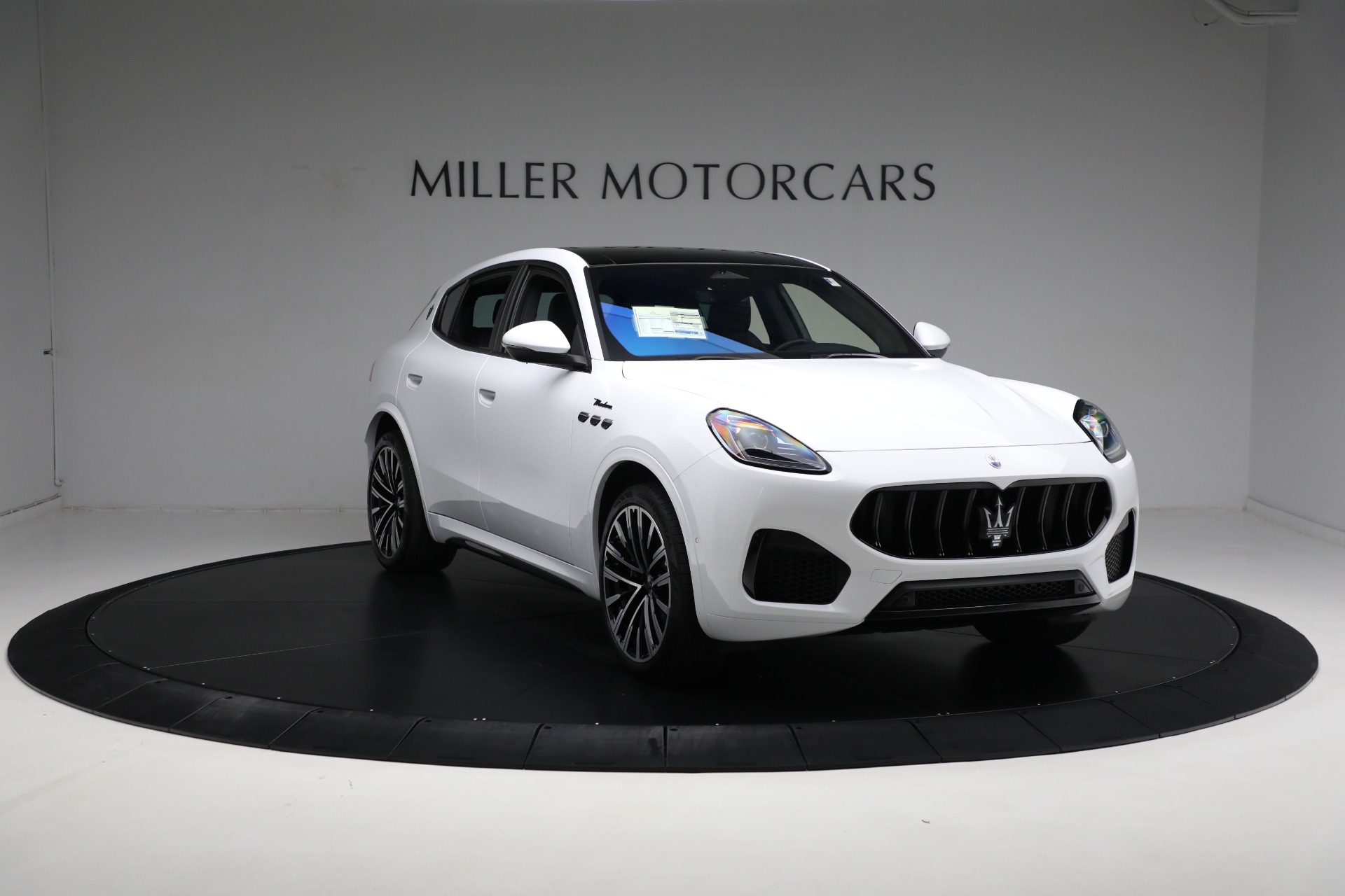 New-2023-Maserati-Grecale-Modena