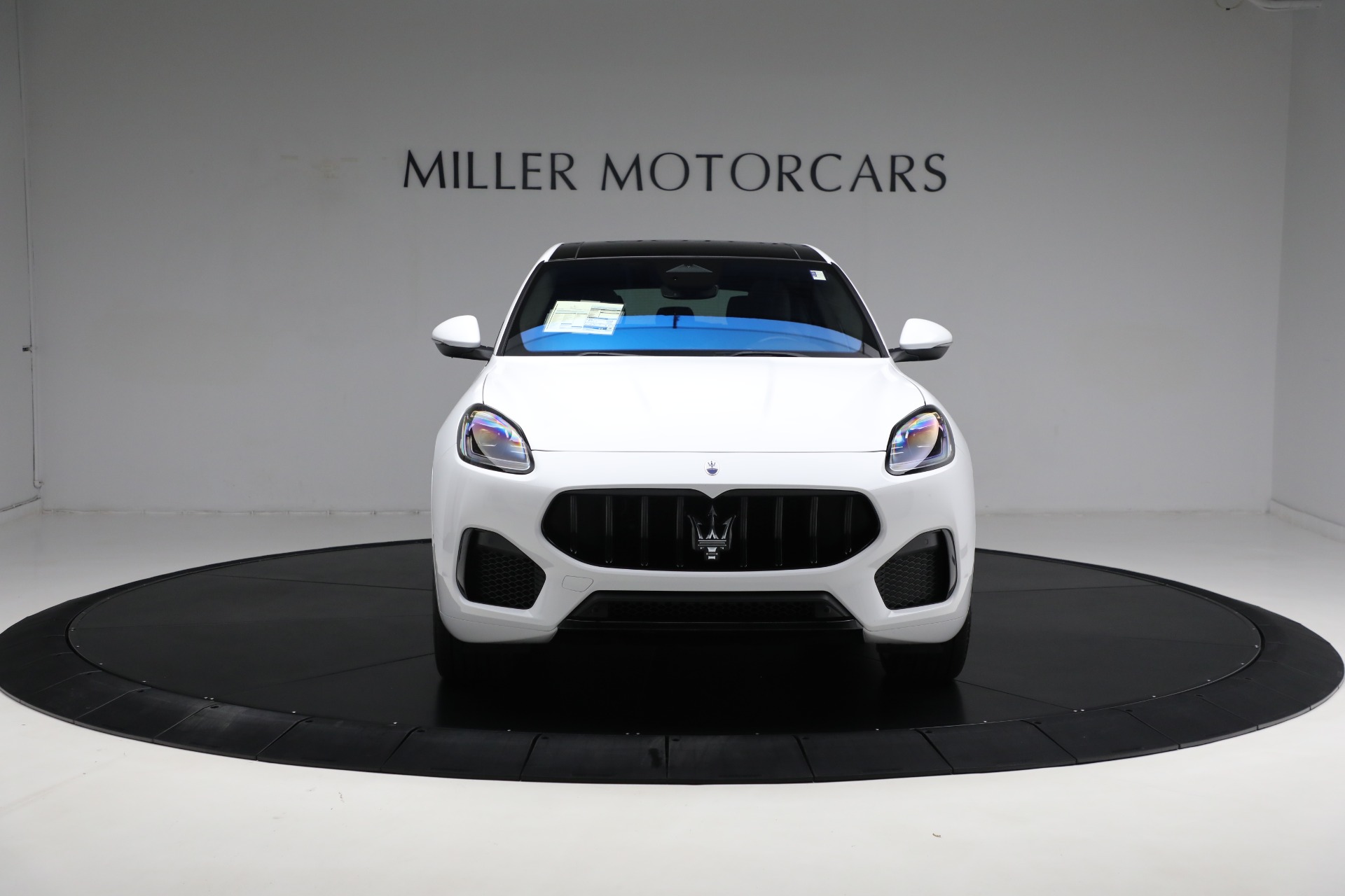 New-2023-Maserati-Grecale-Modena