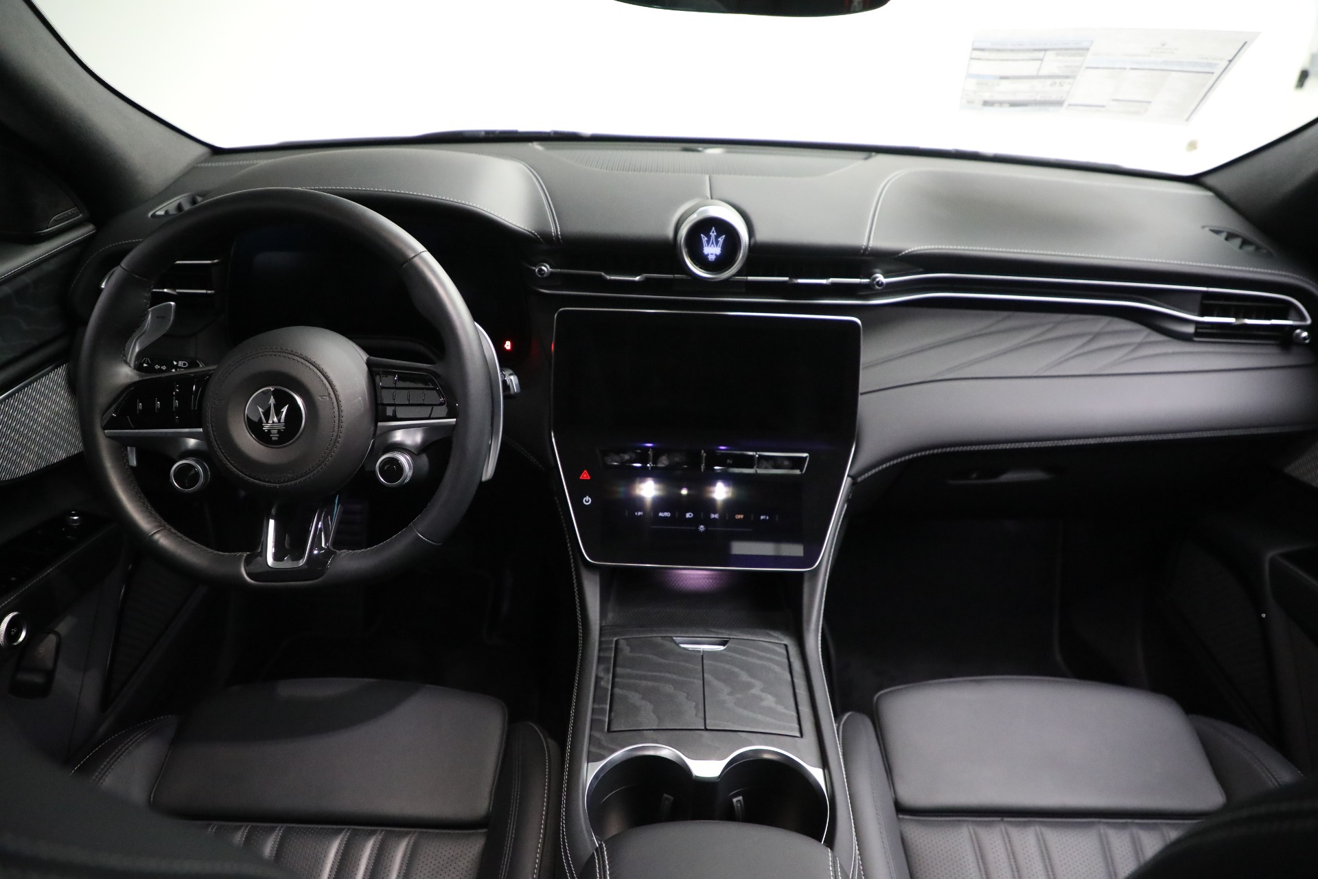 New-2023-Maserati-Grecale-Modena