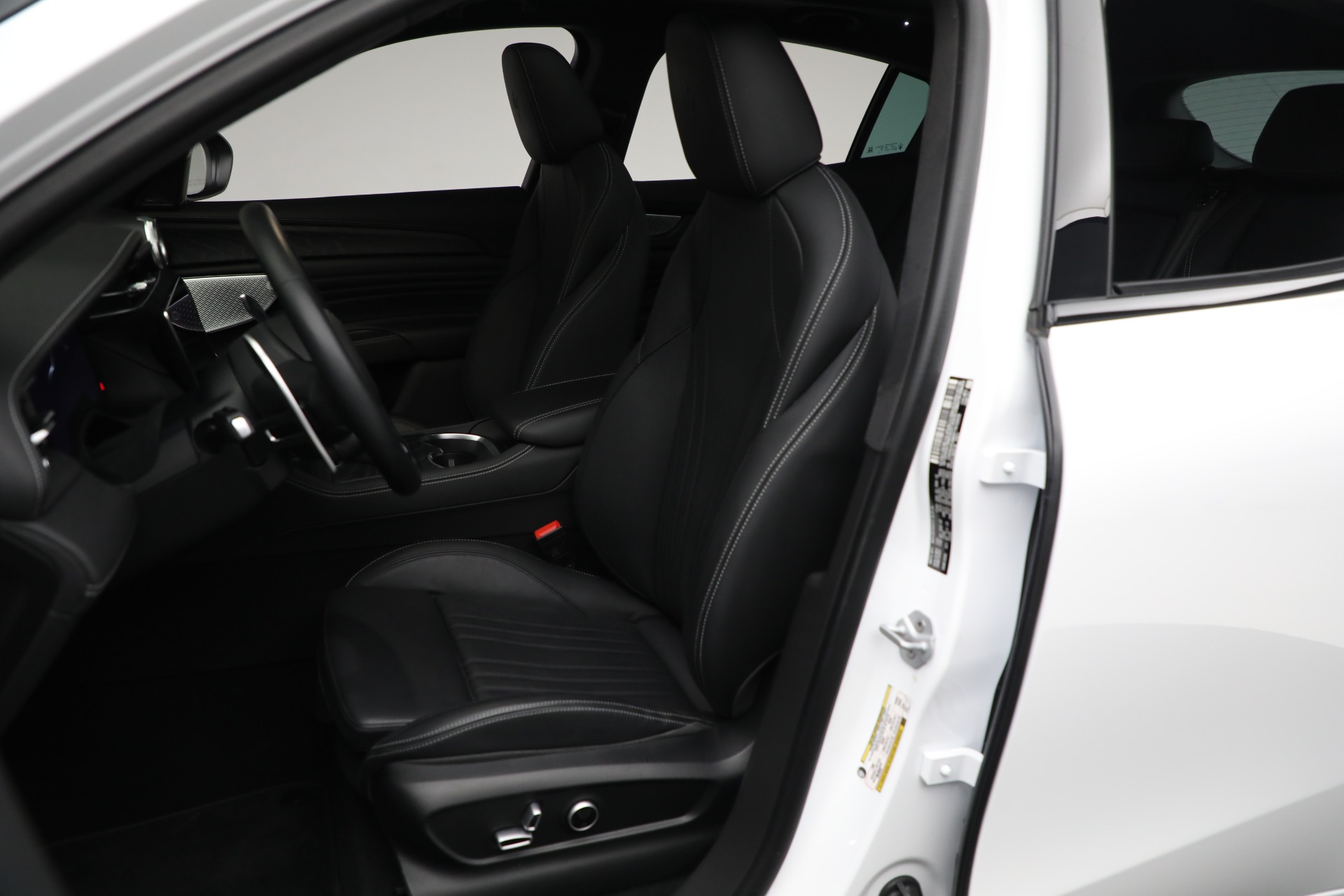 New-2023-Maserati-Grecale-Modena