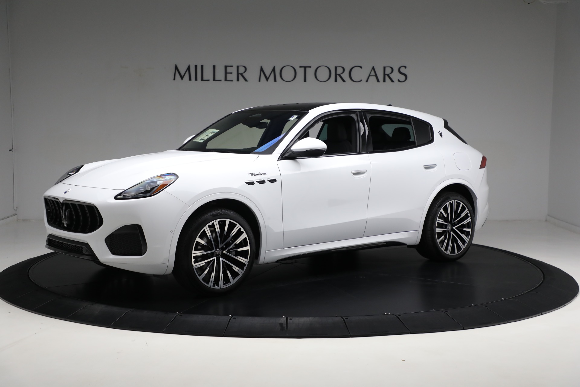 New-2023-Maserati-Grecale-Modena