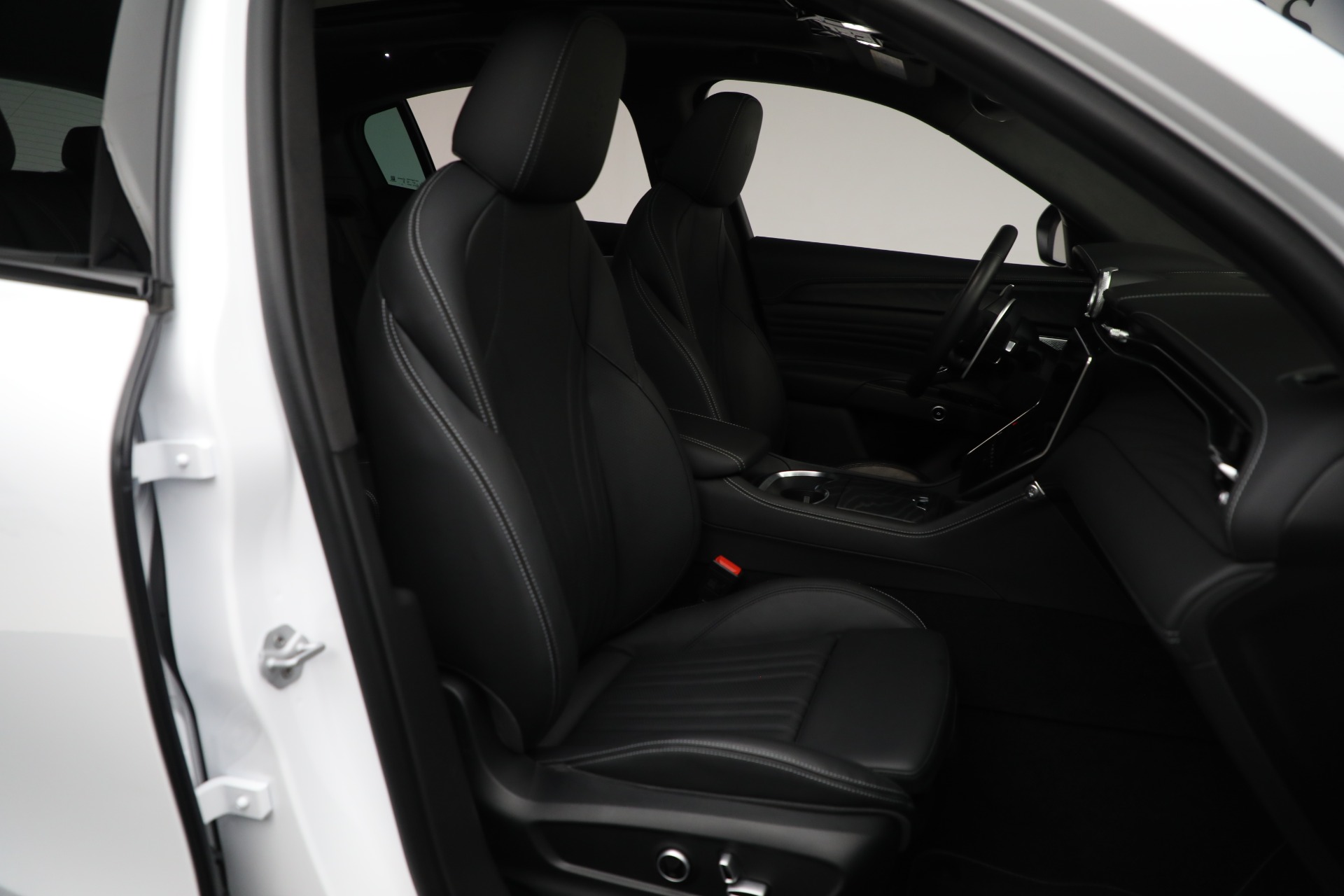 New-2023-Maserati-Grecale-Modena