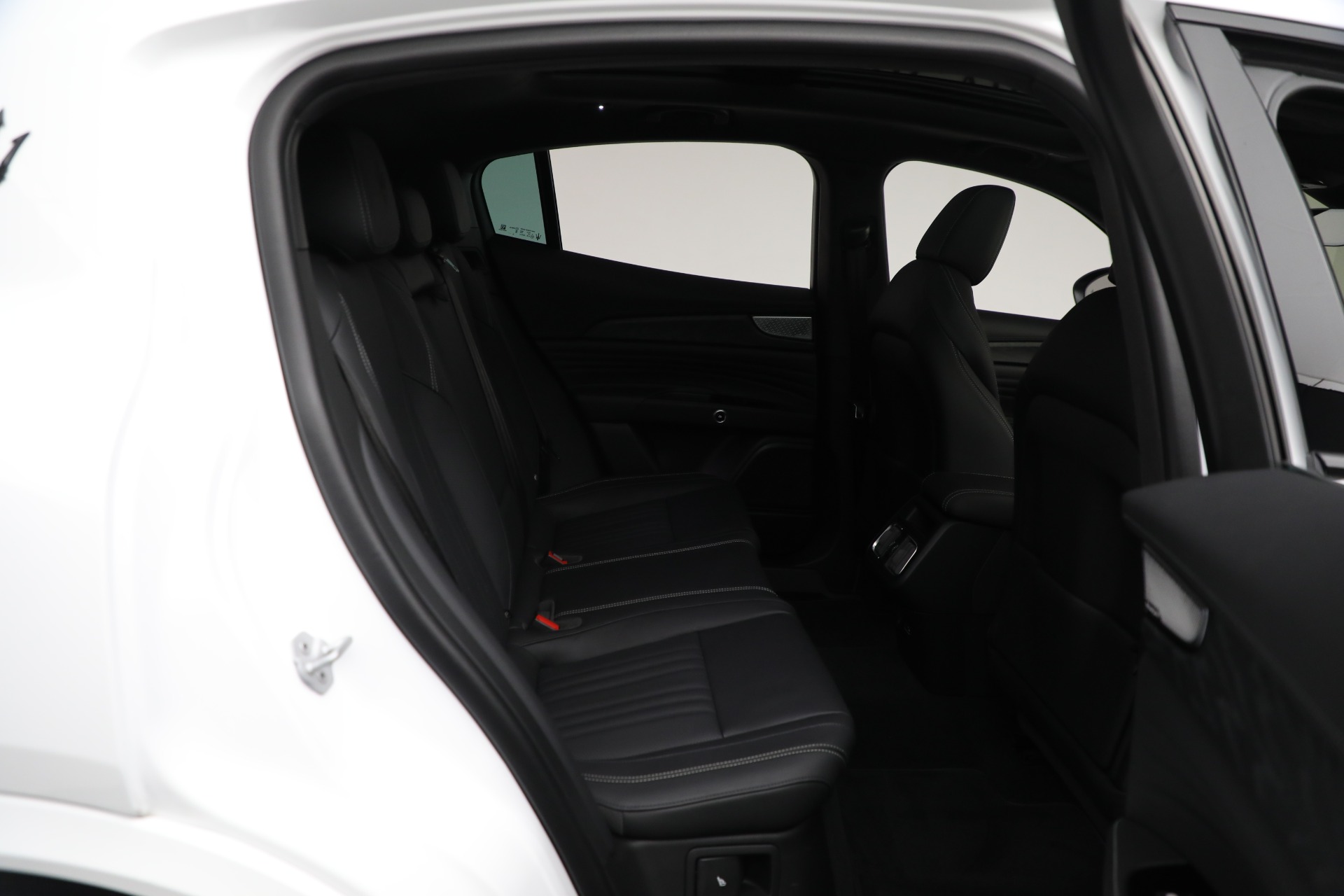 New-2023-Maserati-Grecale-Modena