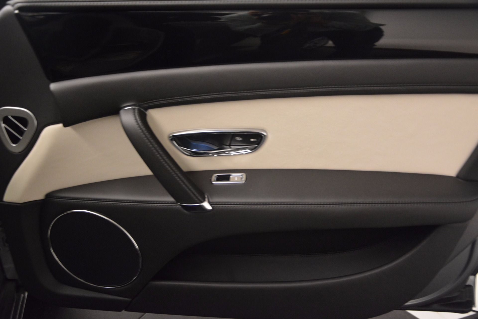 New-2017-Bentley-Flying-Spur-V8-S