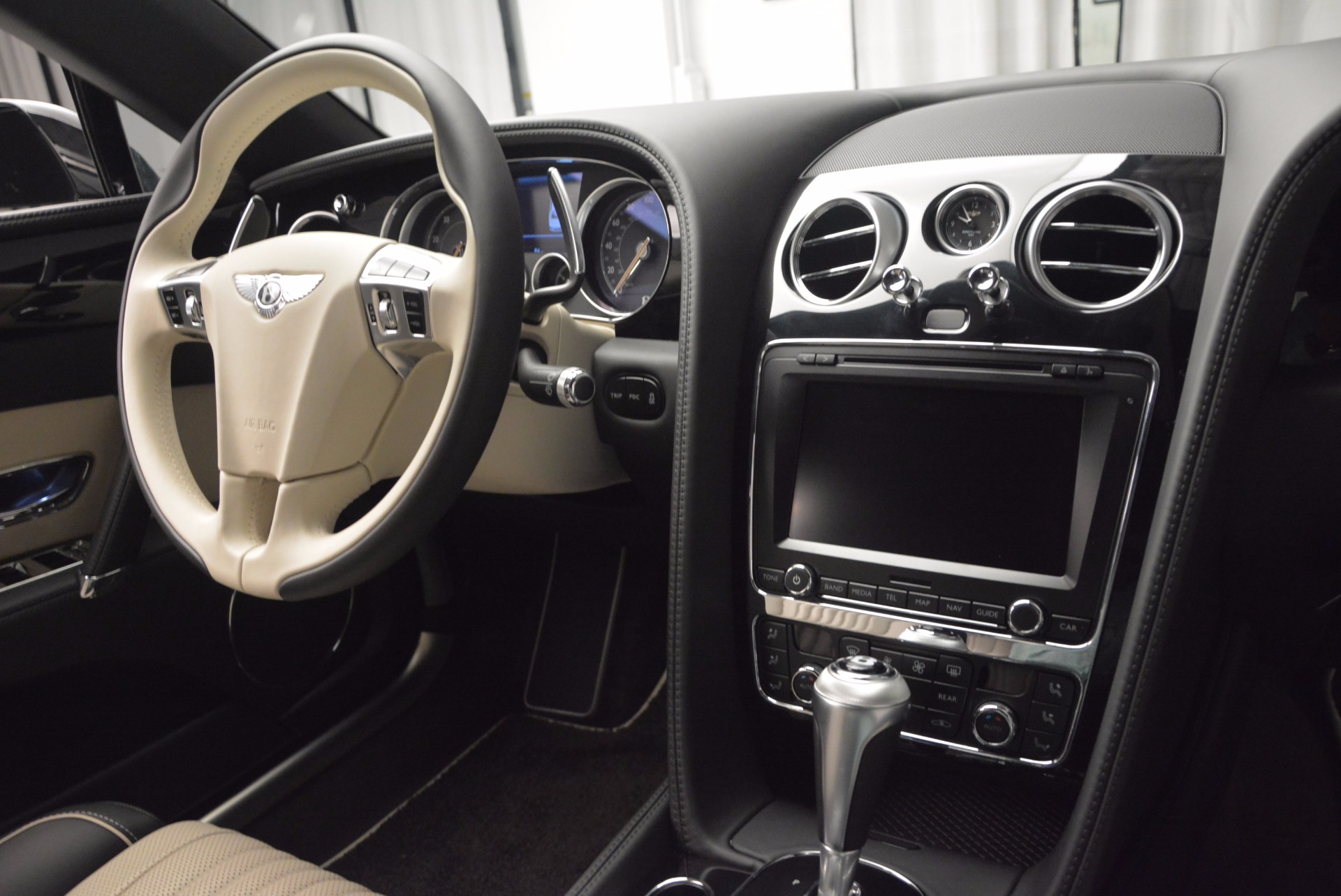 New-2017-Bentley-Flying-Spur-V8-S