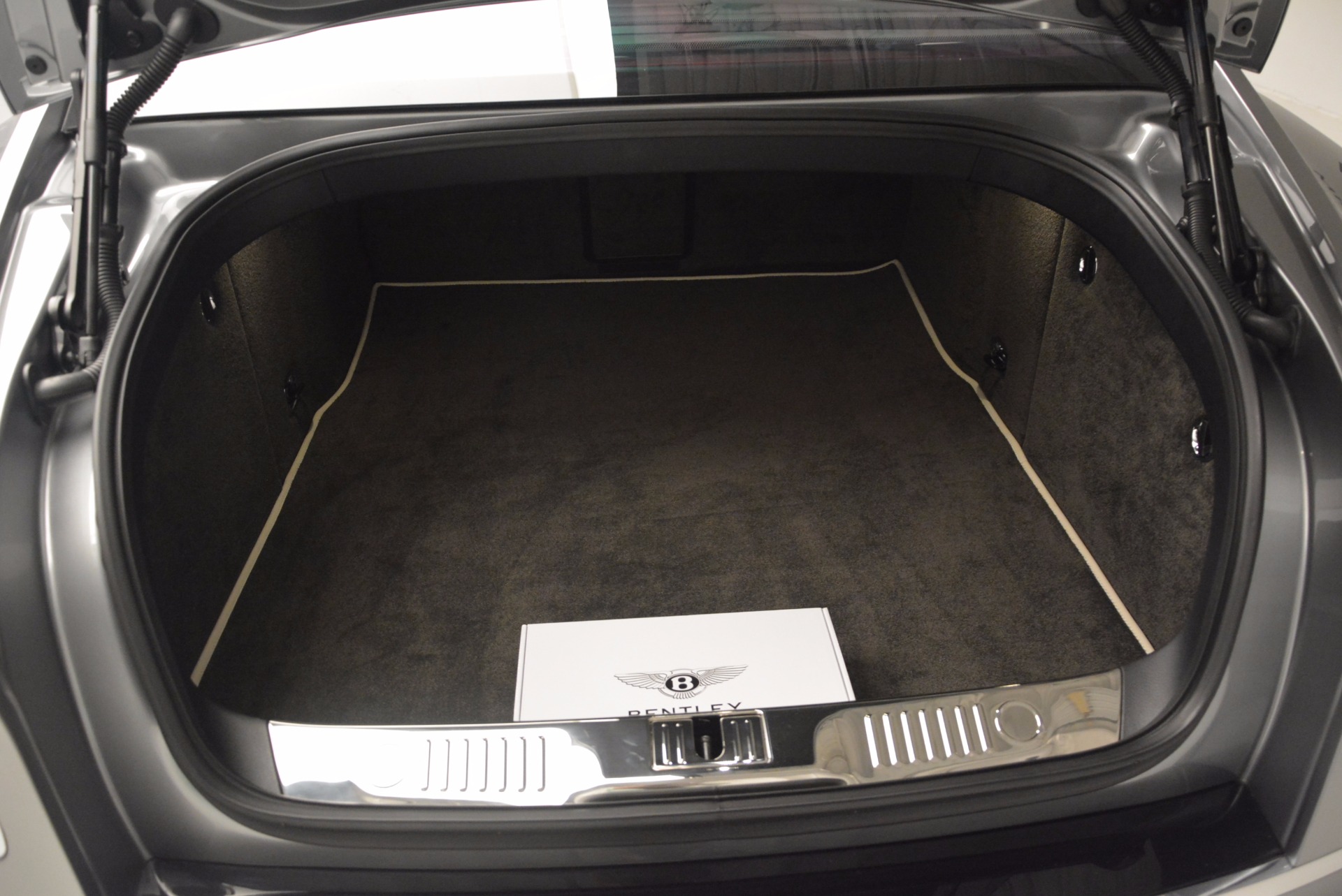 New-2017-Bentley-Flying-Spur-V8-S