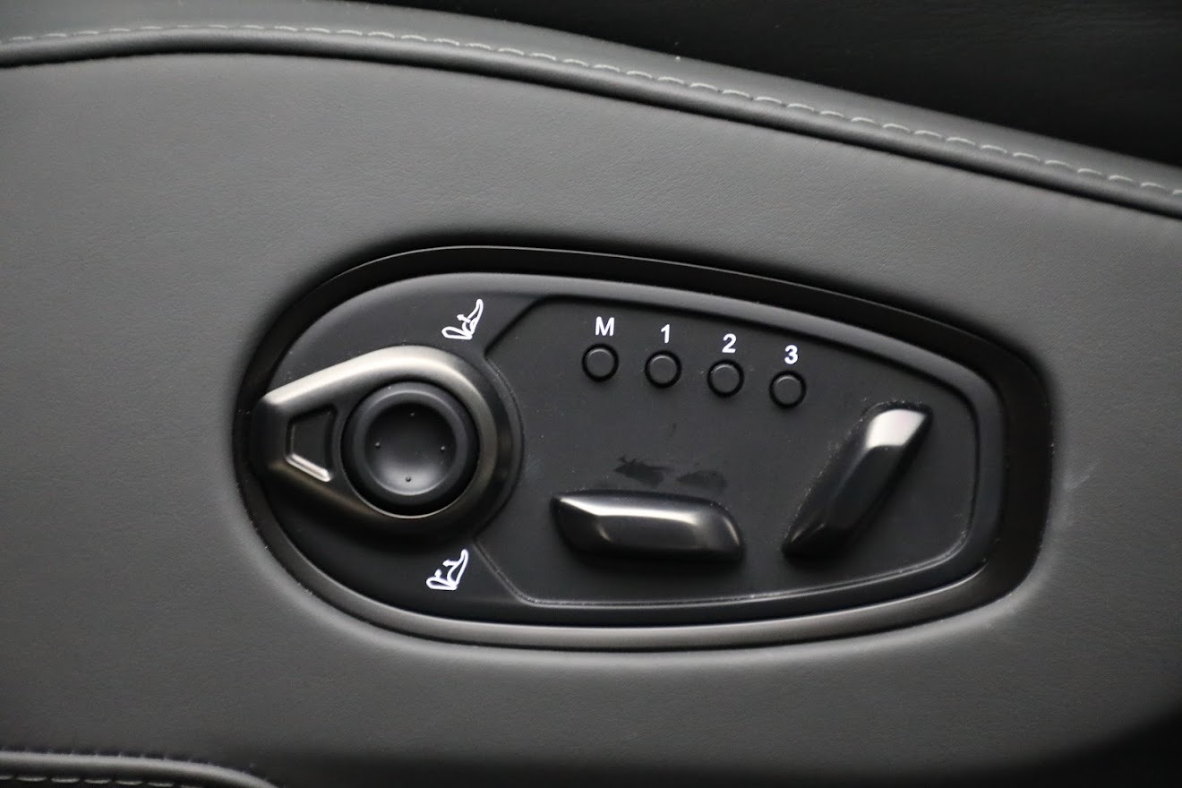 Used-2023-Aston-Martin-DBX-707