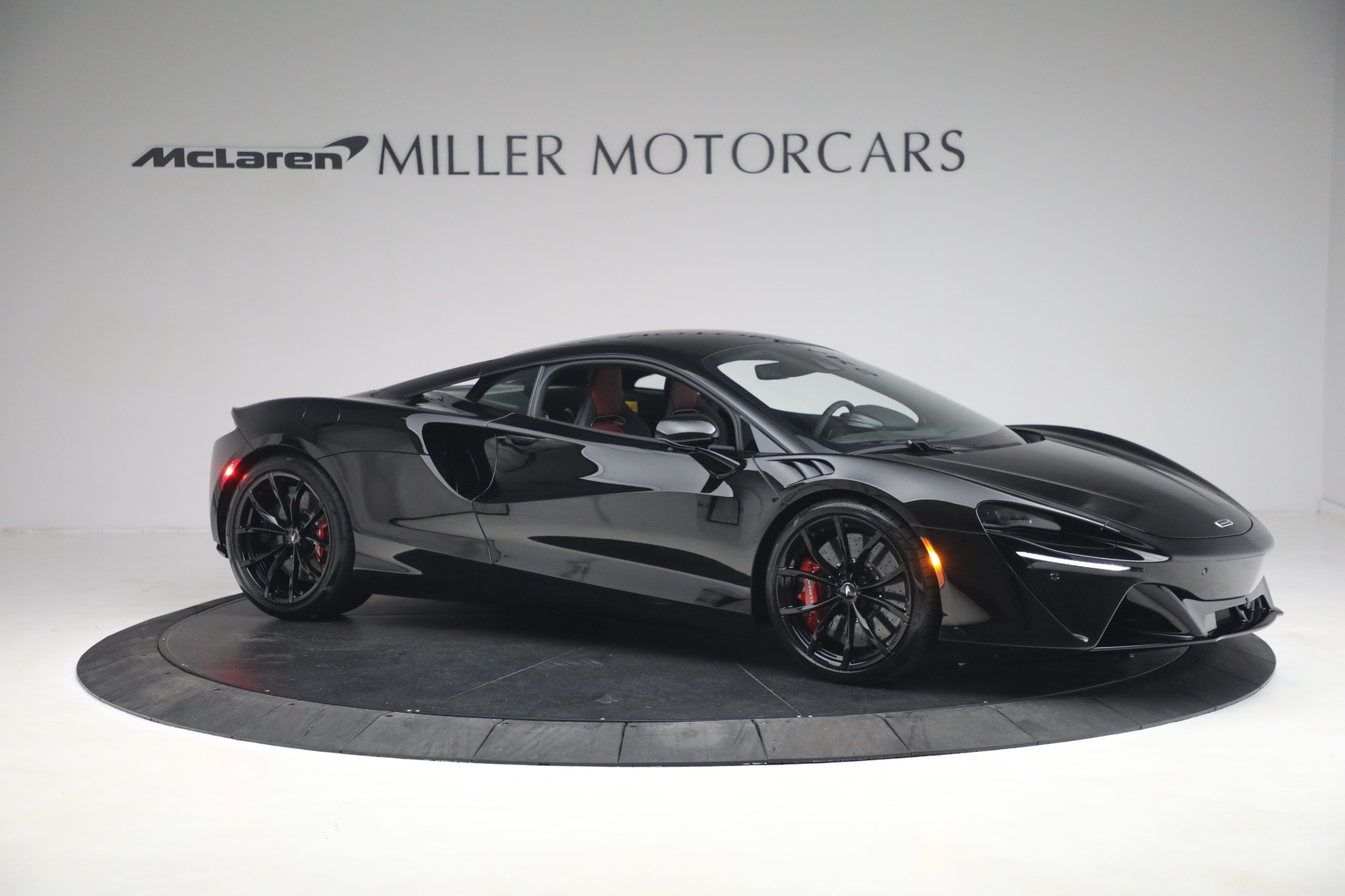 New-2023-McLaren-Artura-TechLux