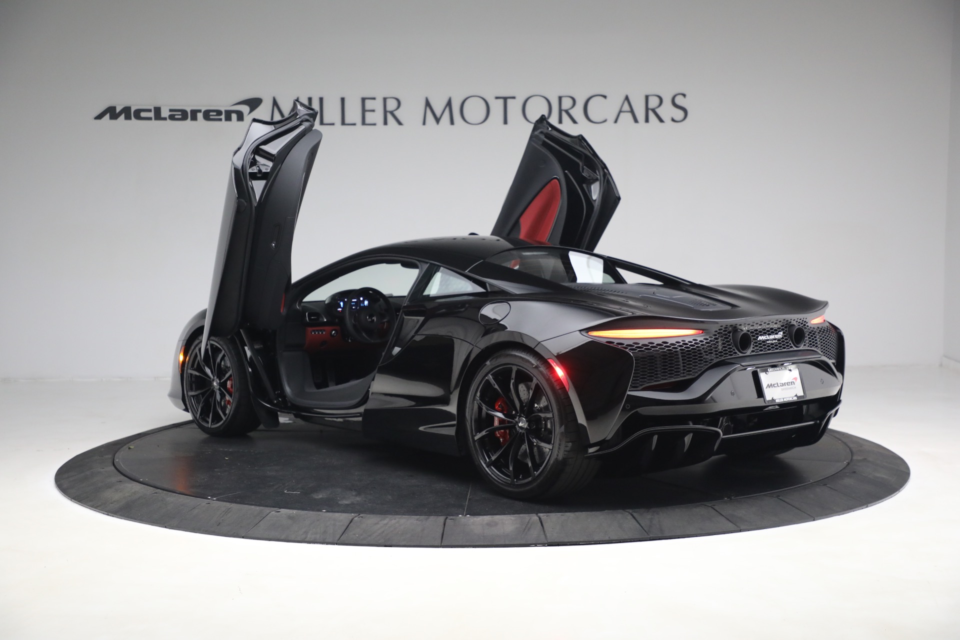 New-2023-McLaren-Artura-TechLux