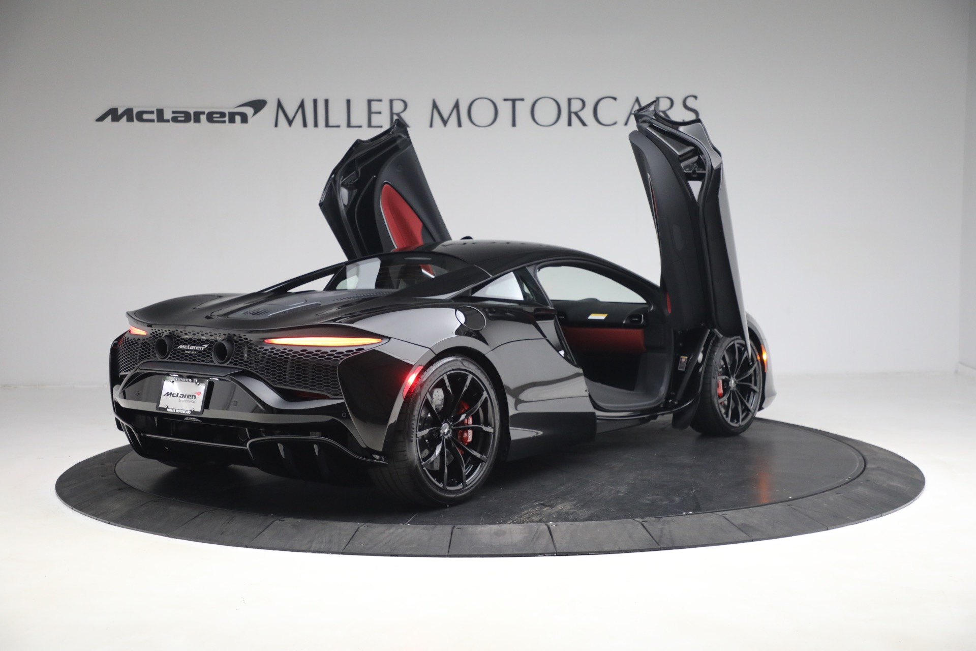 New-2023-McLaren-Artura-TechLux