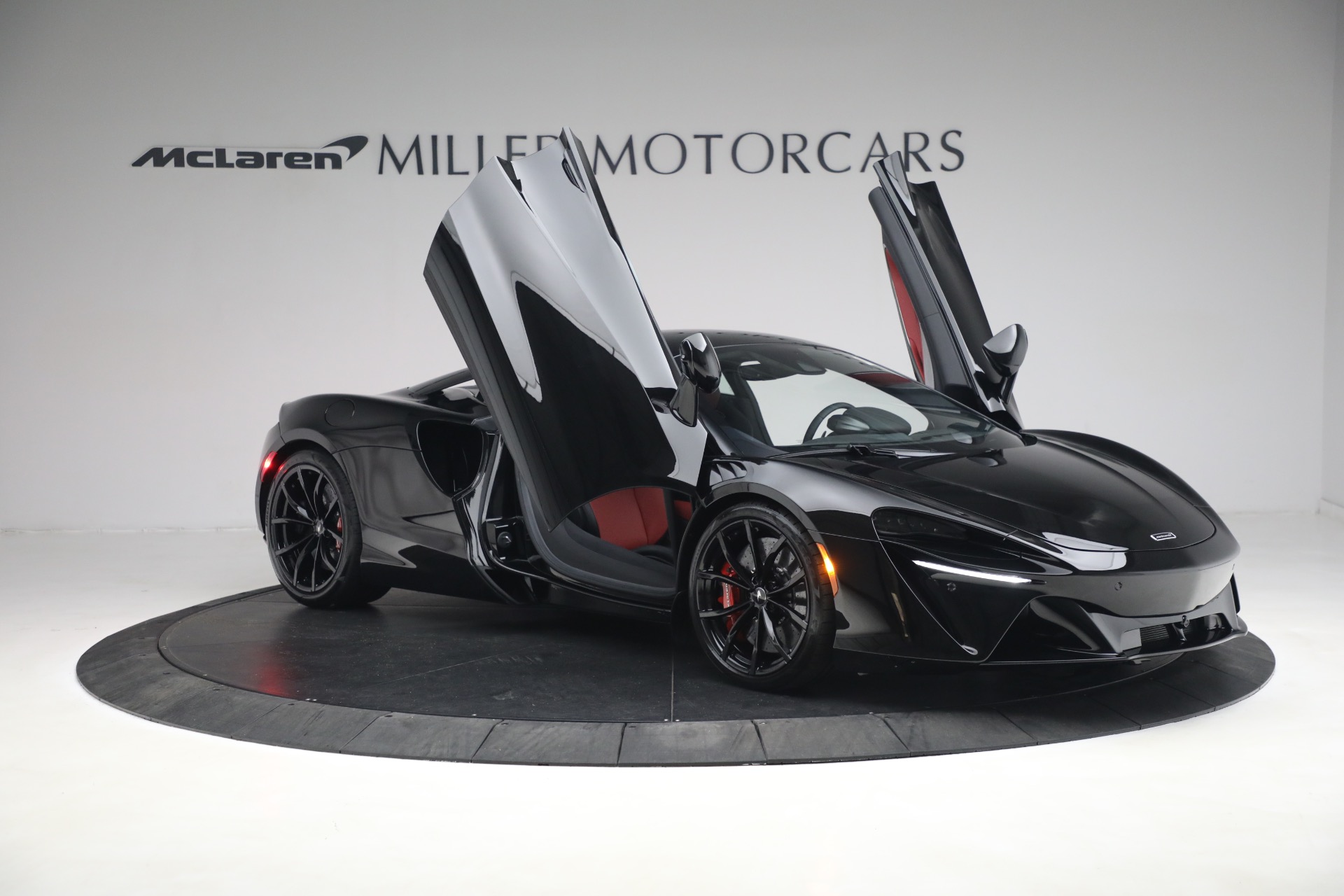 New-2023-McLaren-Artura-TechLux