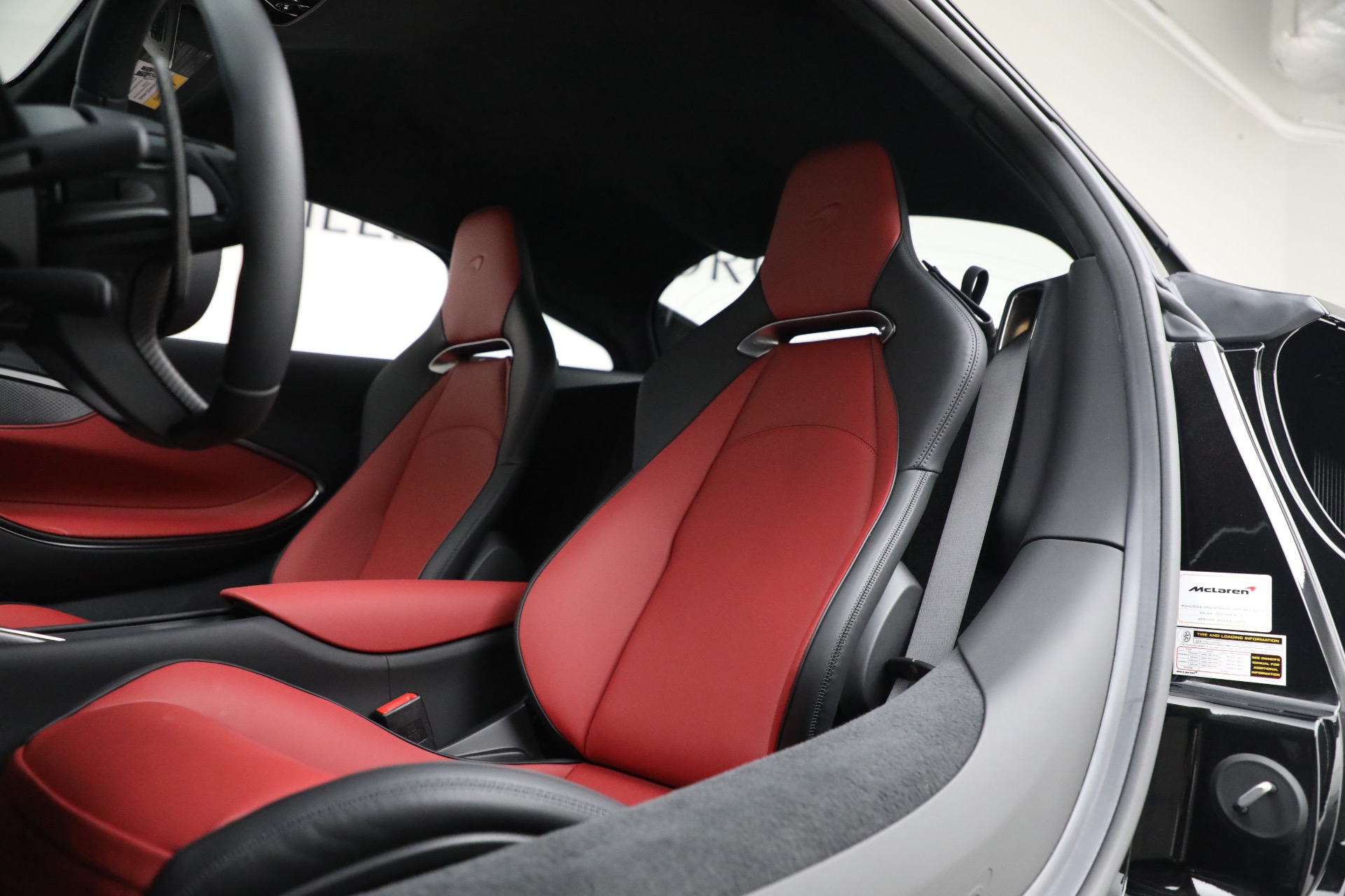 New-2023-McLaren-Artura-TechLux