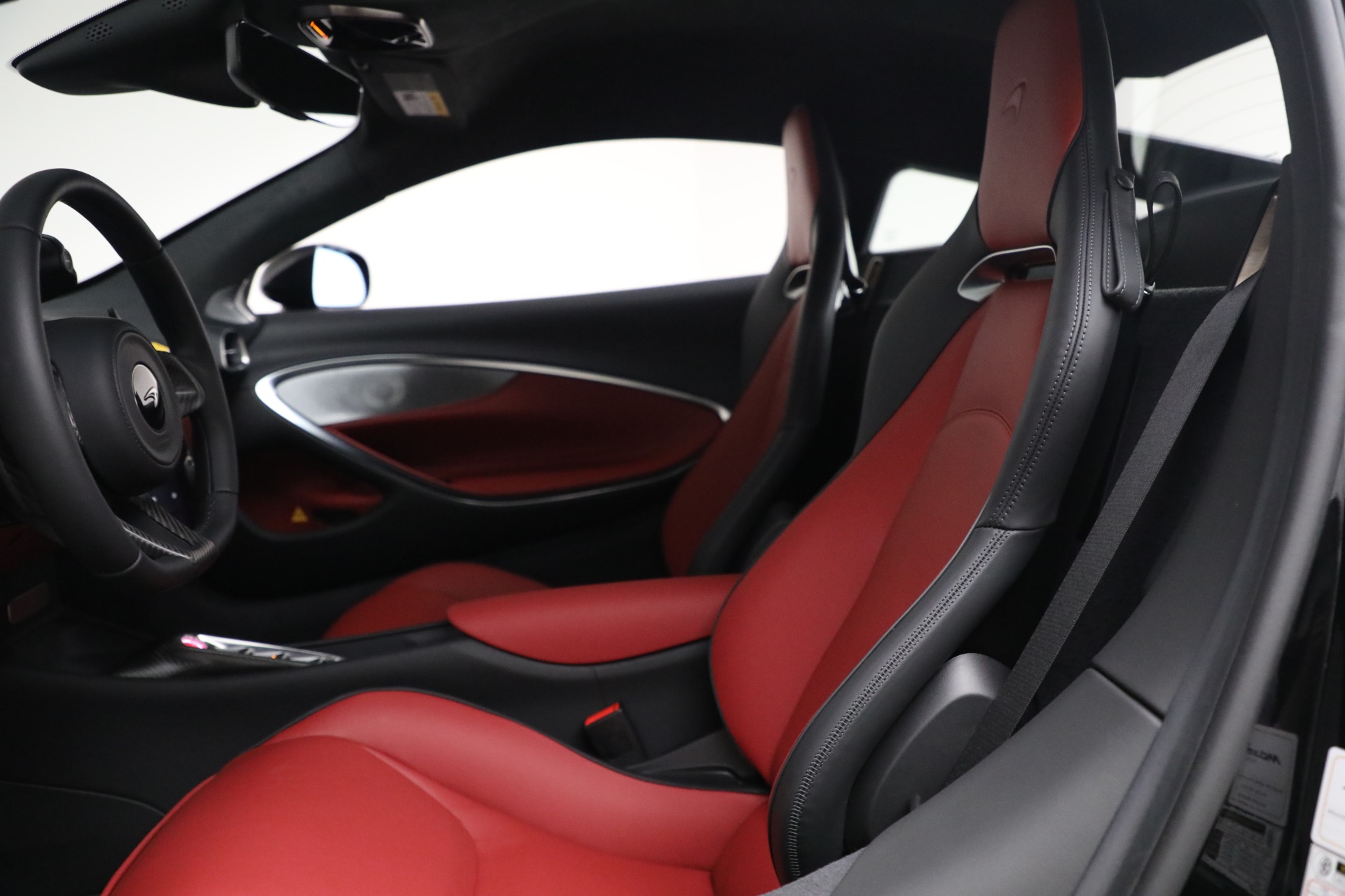 New-2023-McLaren-Artura-TechLux