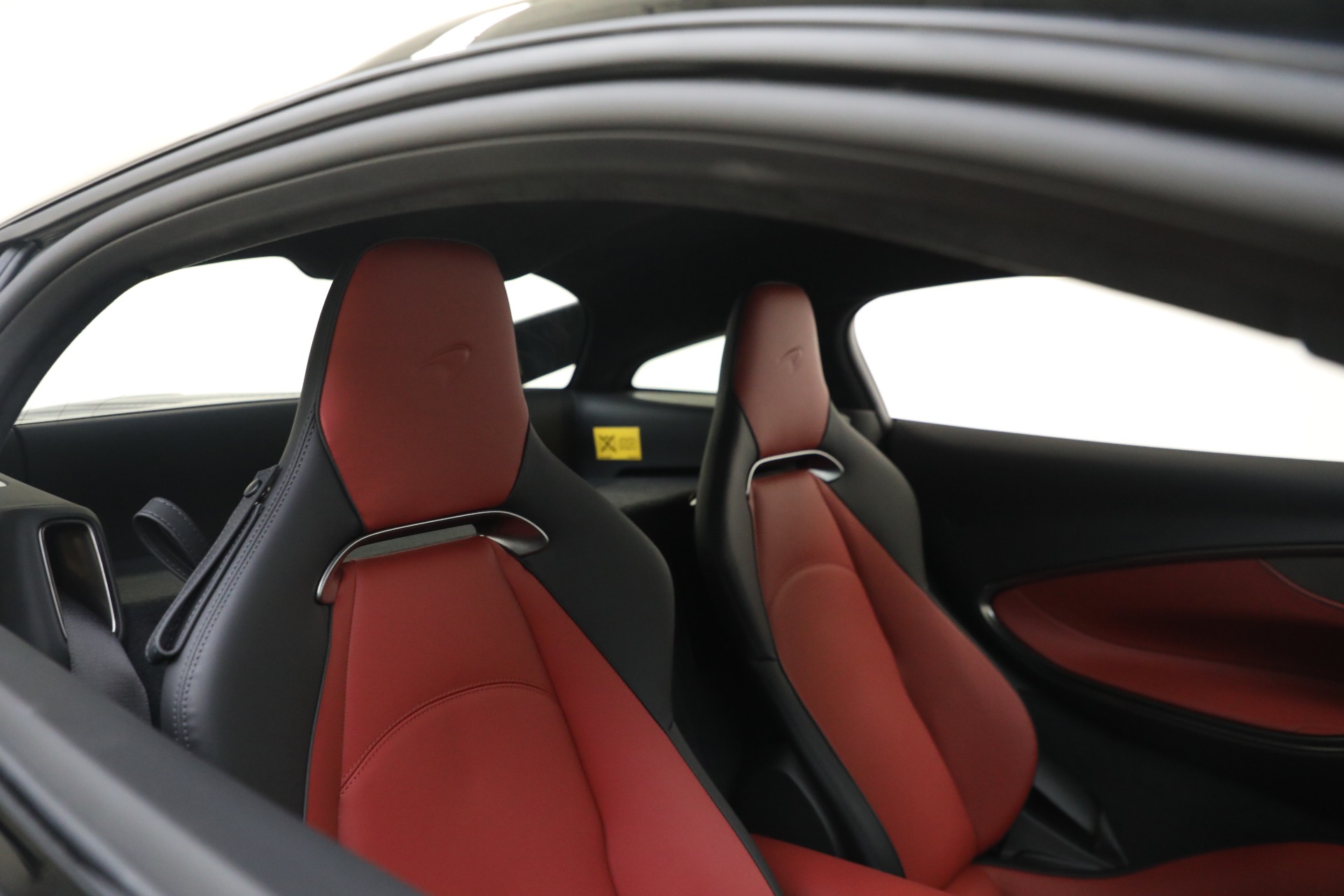 New-2023-McLaren-Artura-TechLux