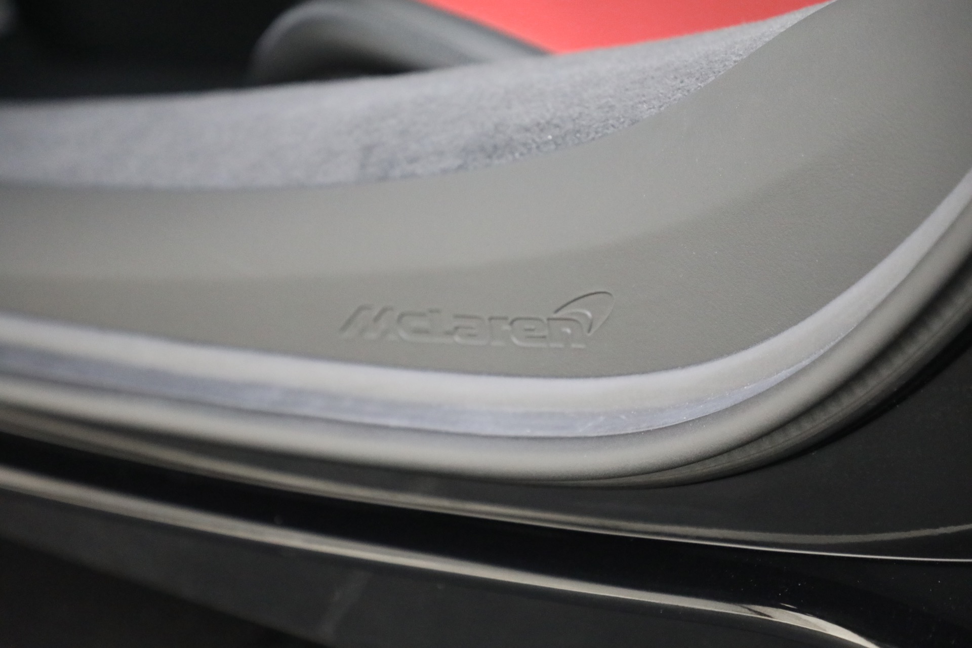 New-2023-McLaren-Artura-TechLux