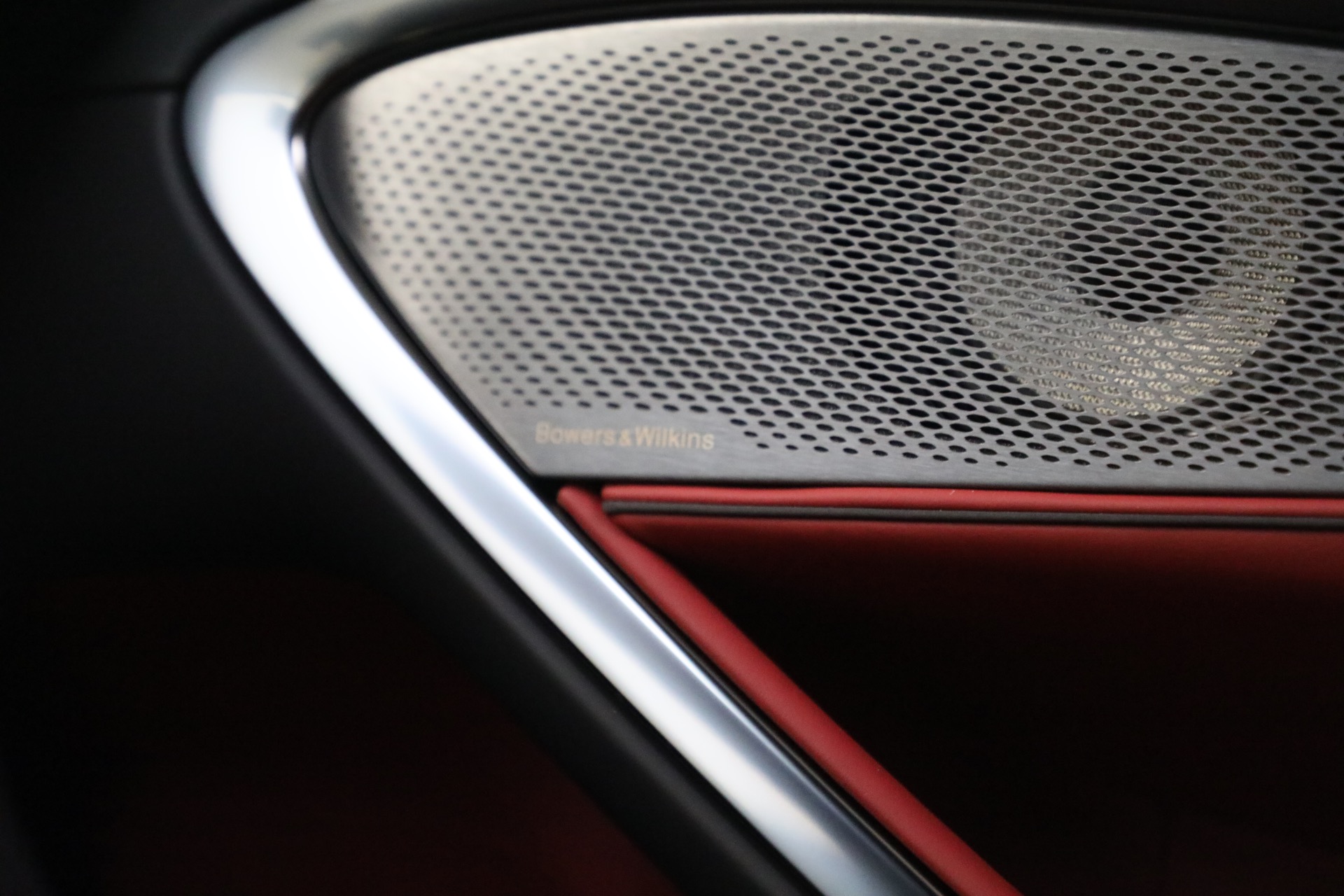 New-2023-McLaren-Artura-TechLux