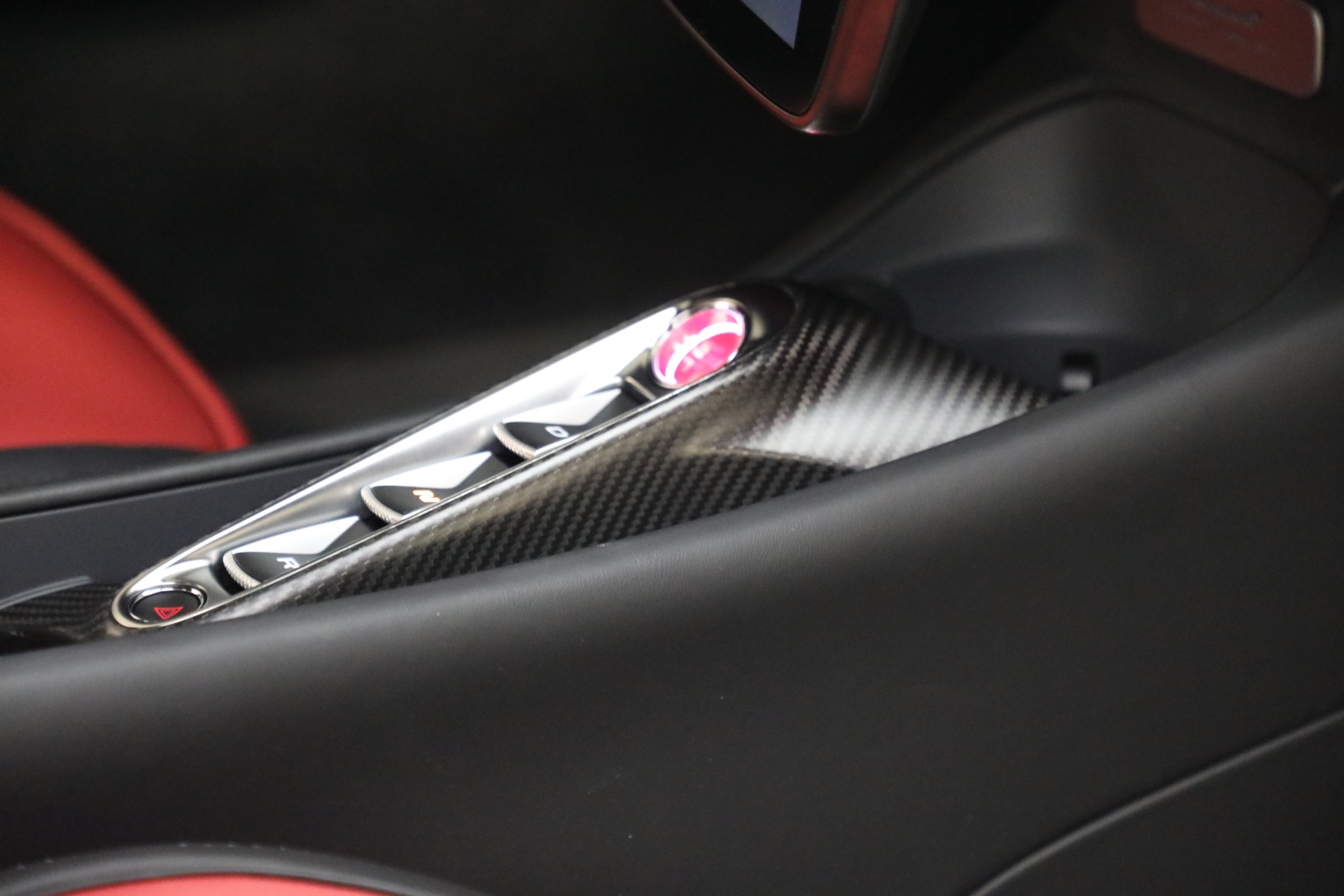 New-2023-McLaren-Artura-TechLux