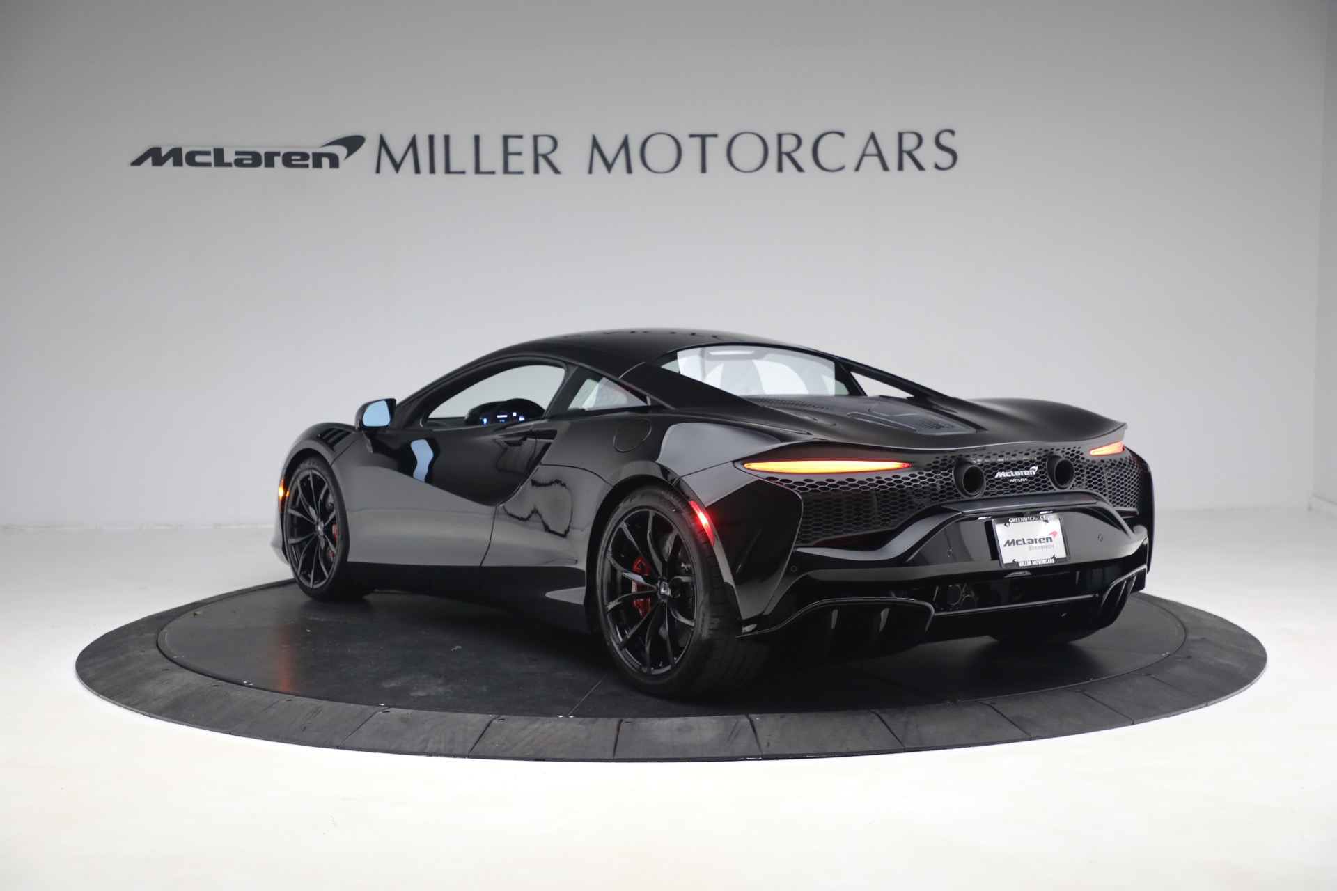 New-2023-McLaren-Artura-TechLux