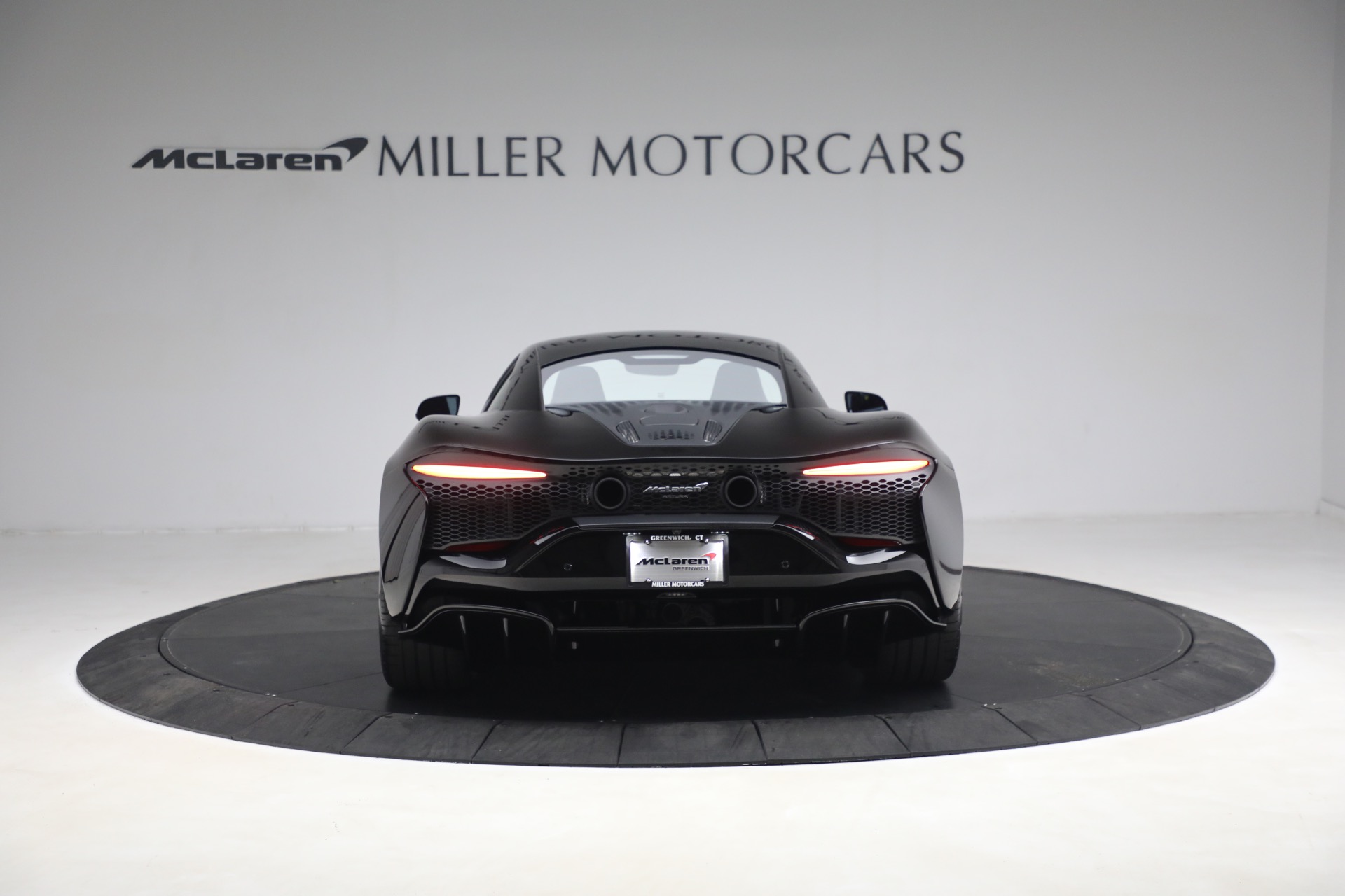 New-2023-McLaren-Artura-TechLux