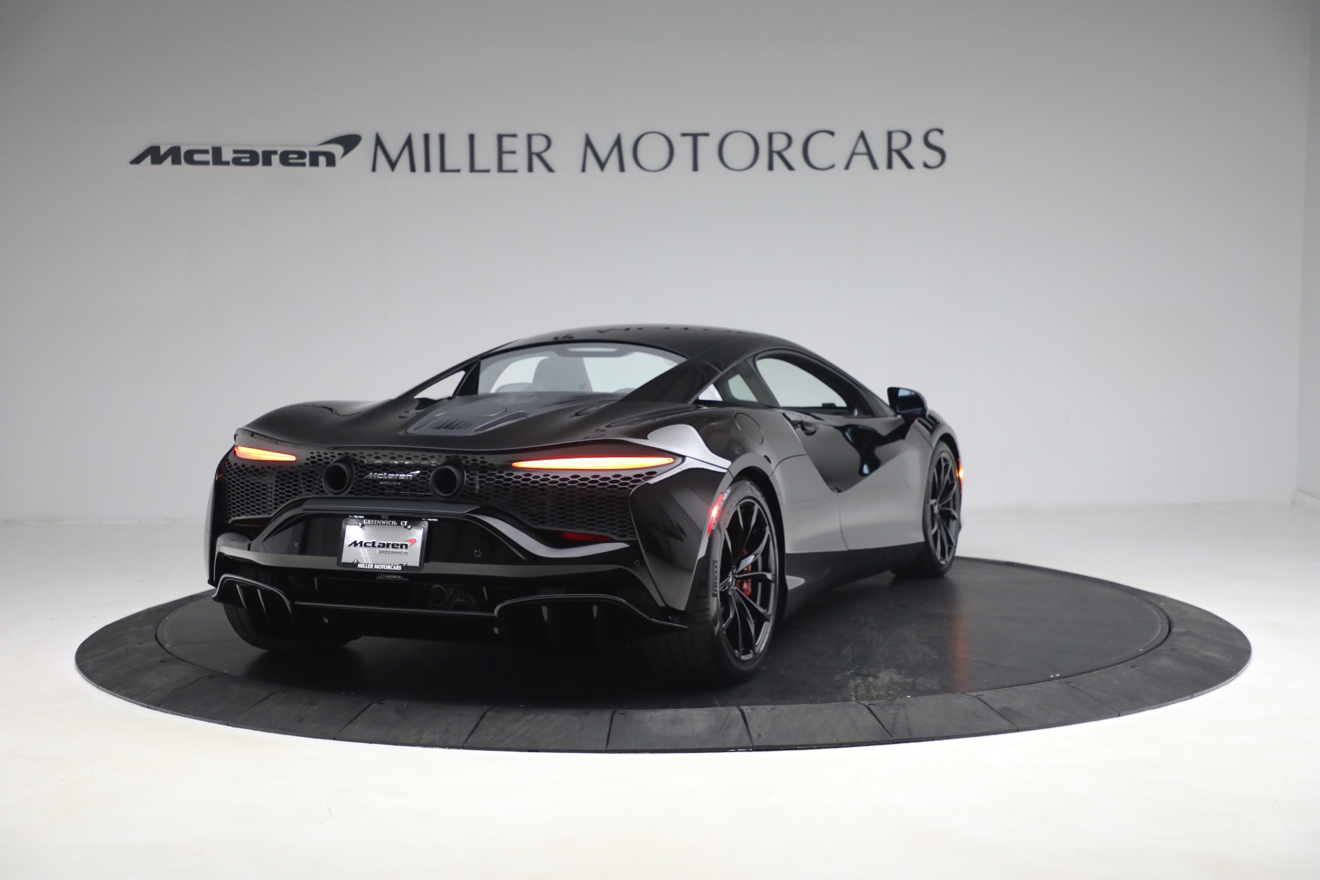 New-2023-McLaren-Artura-TechLux