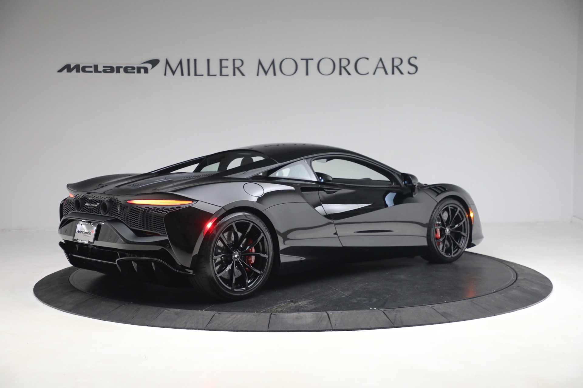 New-2023-McLaren-Artura-TechLux