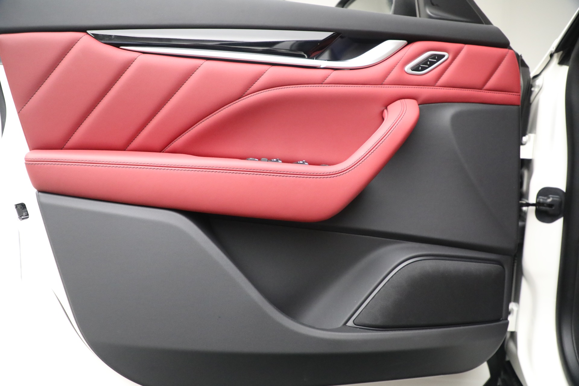 New-2023-Maserati-Levante-Modena