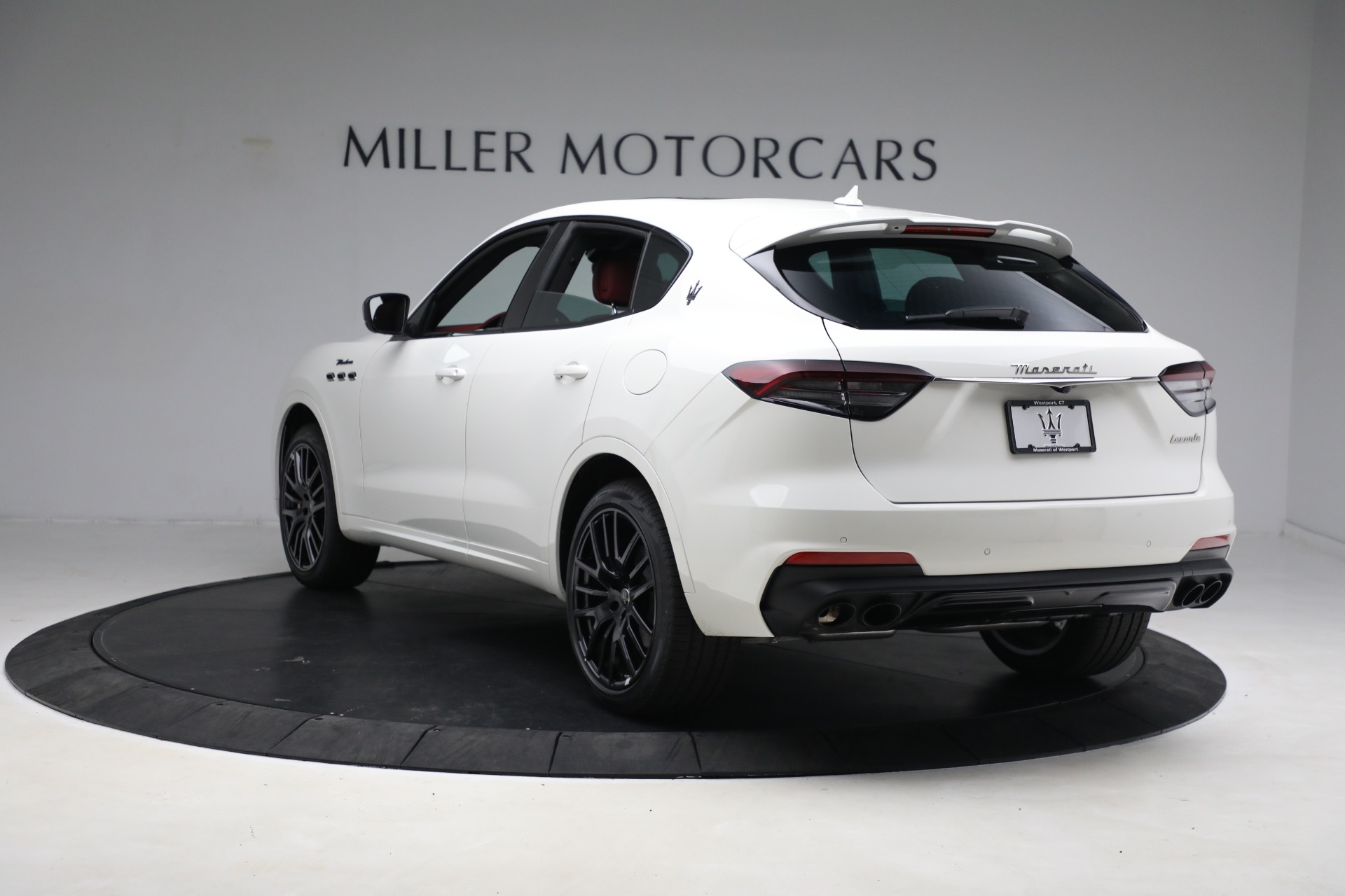 New-2023-Maserati-Levante-Modena