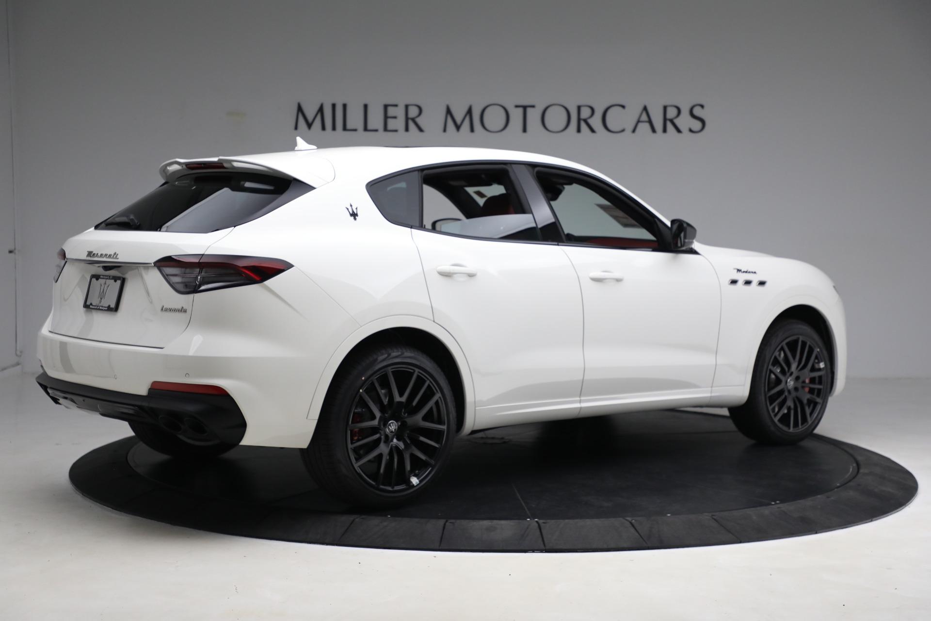 New-2023-Maserati-Levante-Modena