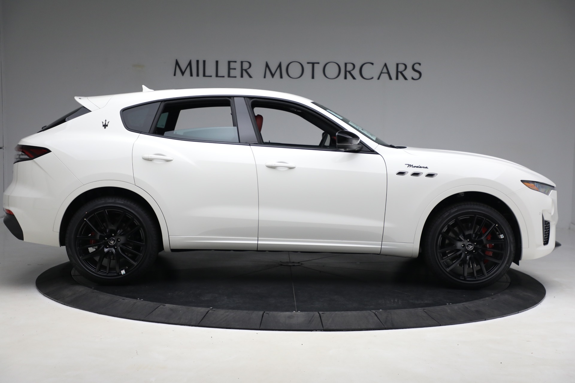 New-2023-Maserati-Levante-Modena
