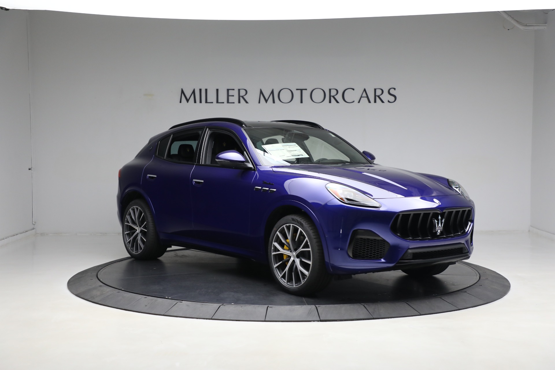 New-2023-Maserati-Grecale-Modena