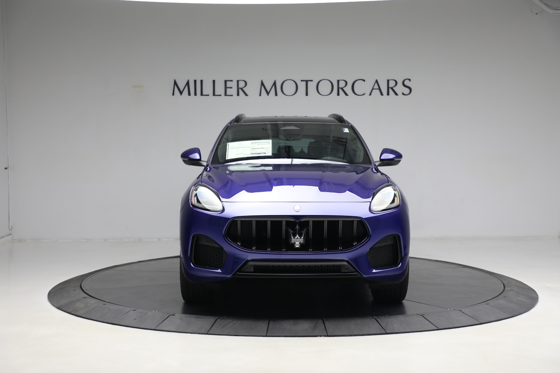 New-2023-Maserati-Grecale-Modena