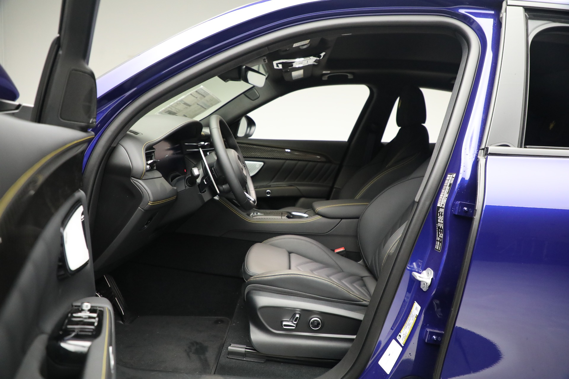 New-2023-Maserati-Grecale-Modena