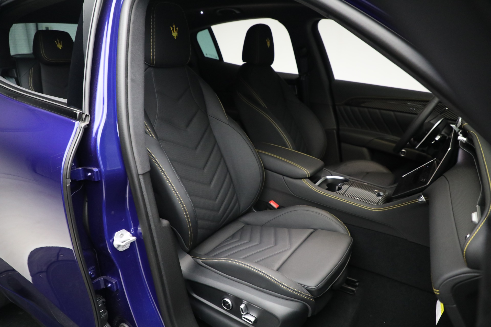 New-2023-Maserati-Grecale-Modena