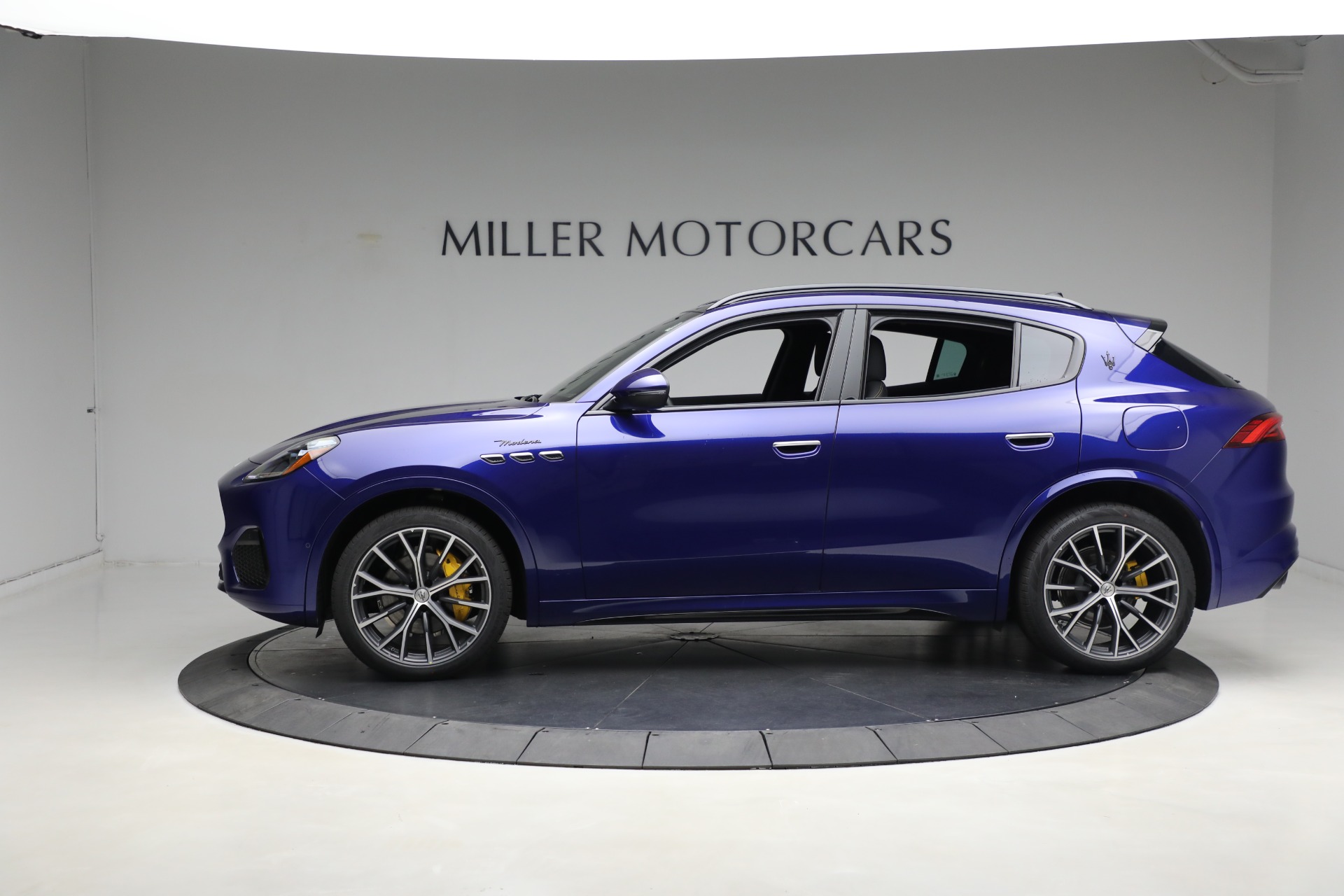 New-2023-Maserati-Grecale-Modena