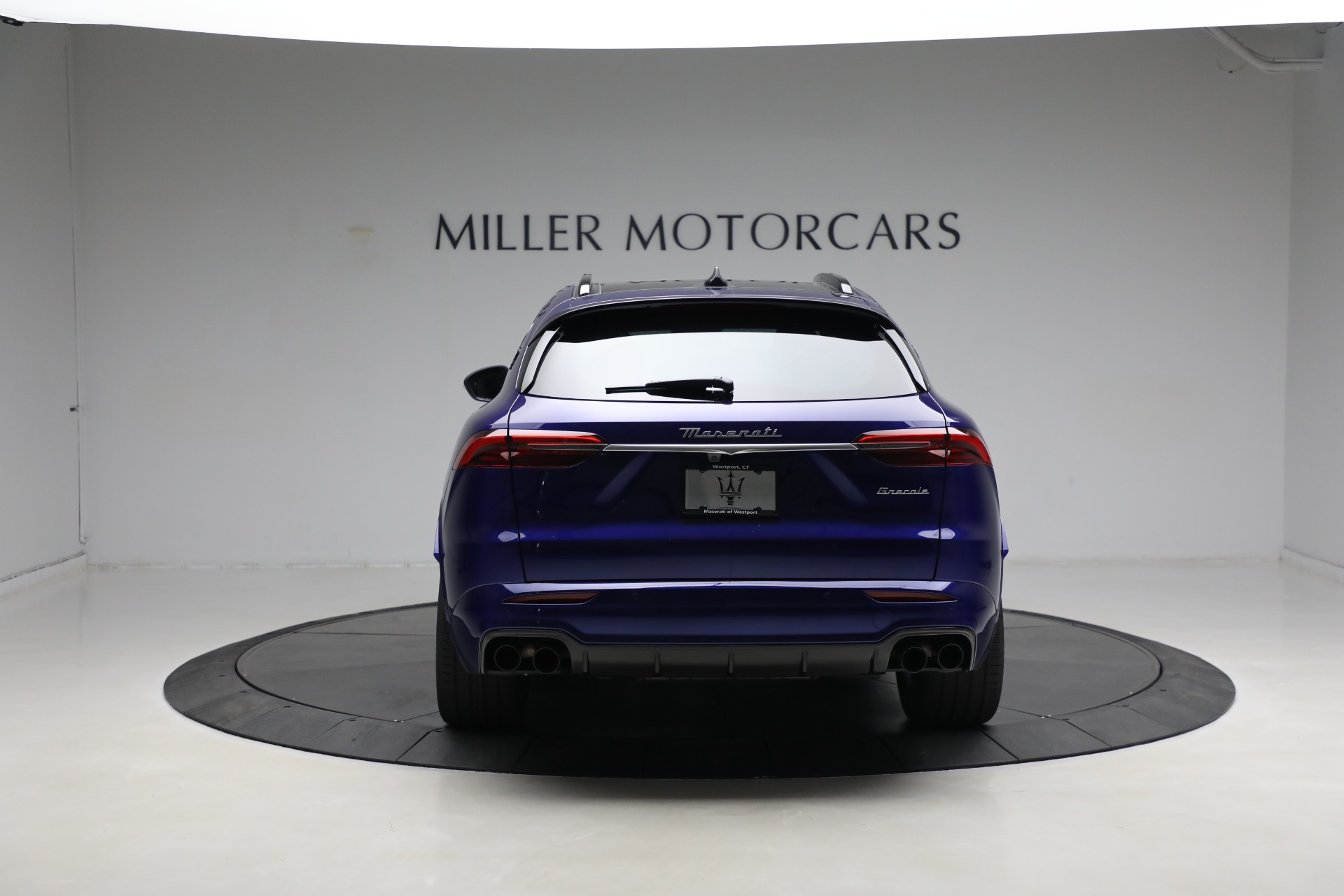 New-2023-Maserati-Grecale-Modena