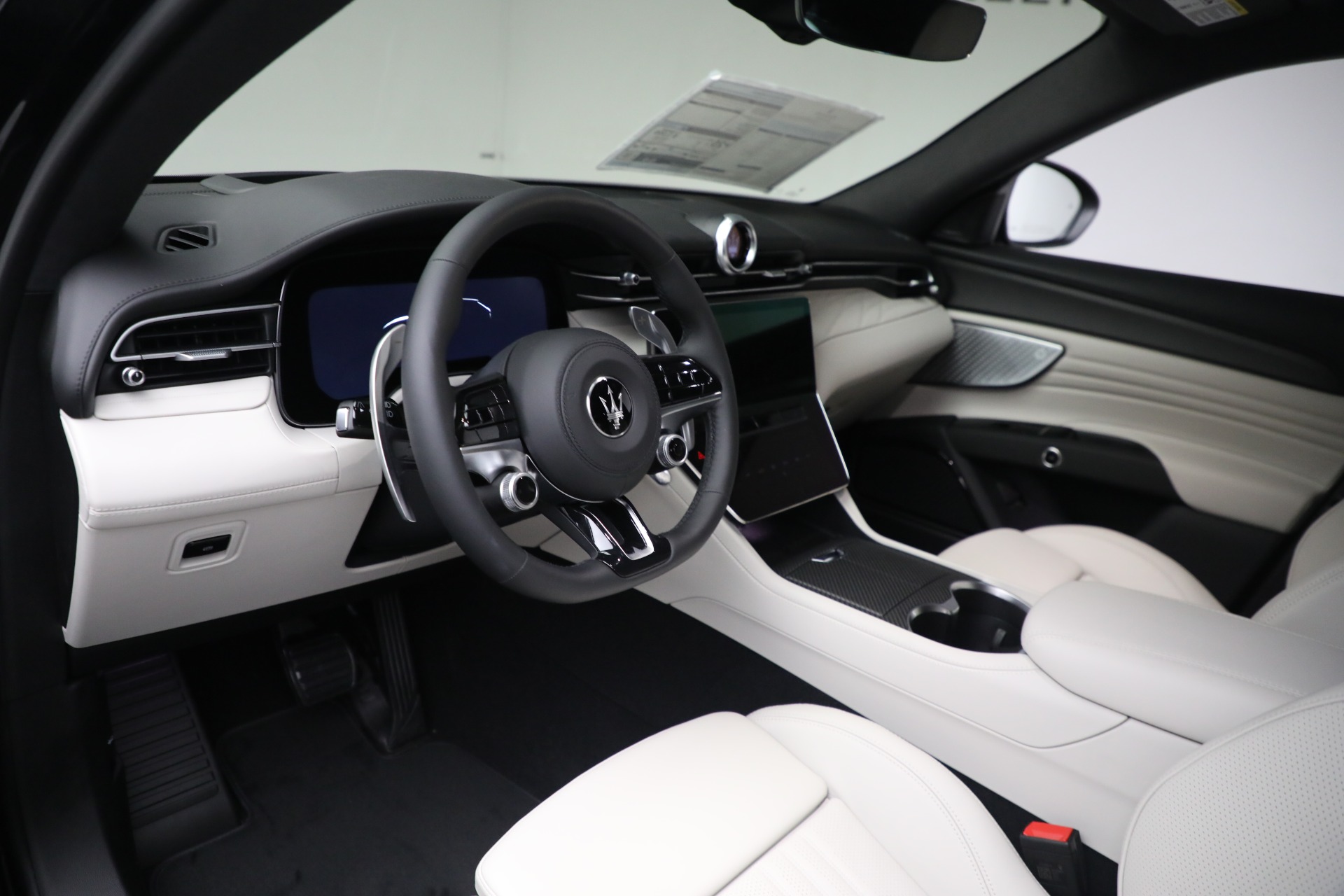 New-2023-Maserati-Grecale-Modena