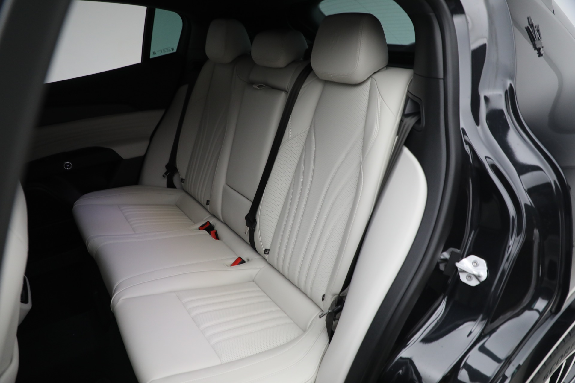 New-2023-Maserati-Grecale-Modena