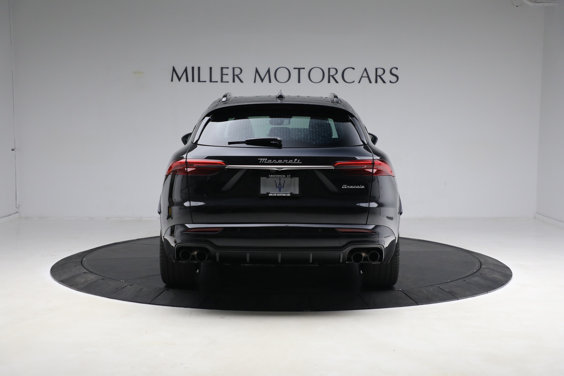 New-2023-Maserati-Grecale-Modena