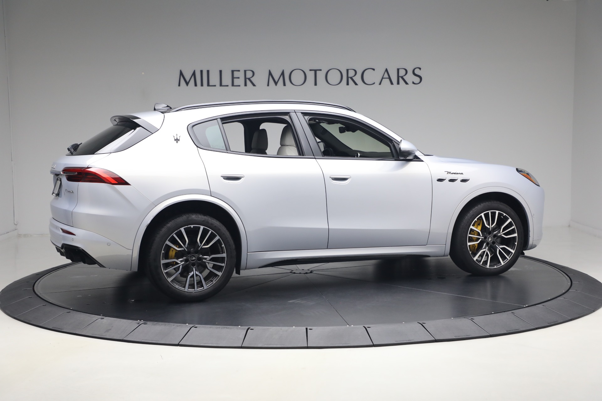 Used-2023-Maserati-Grecale-Modena