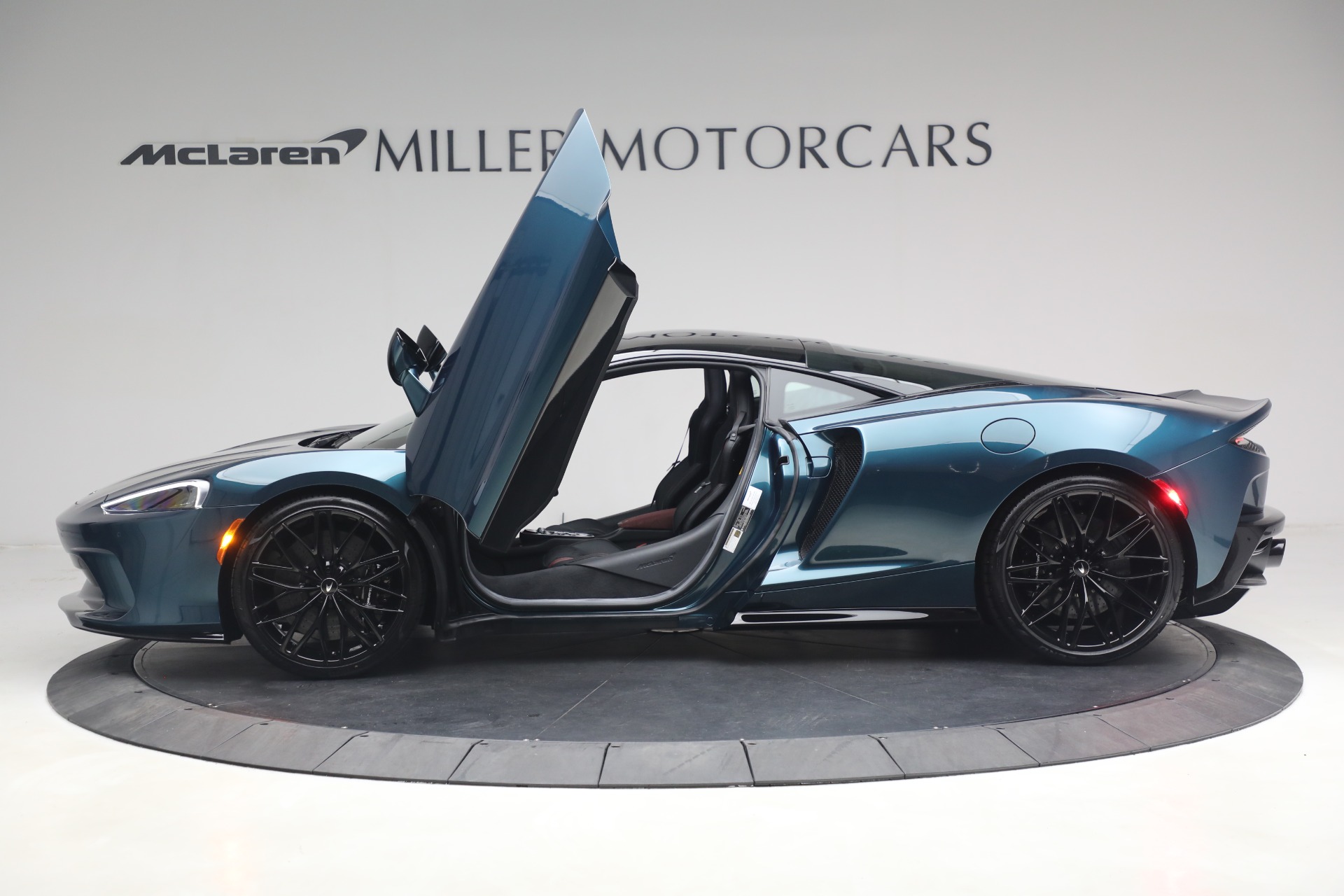 New-2023-McLaren-GT-Pioneer