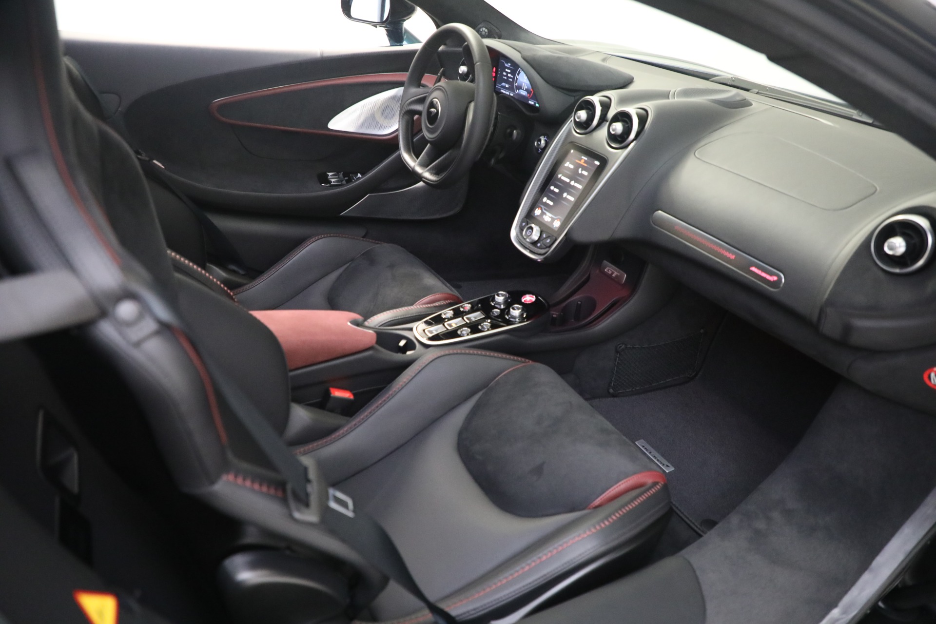 New-2023-McLaren-GT-Pioneer