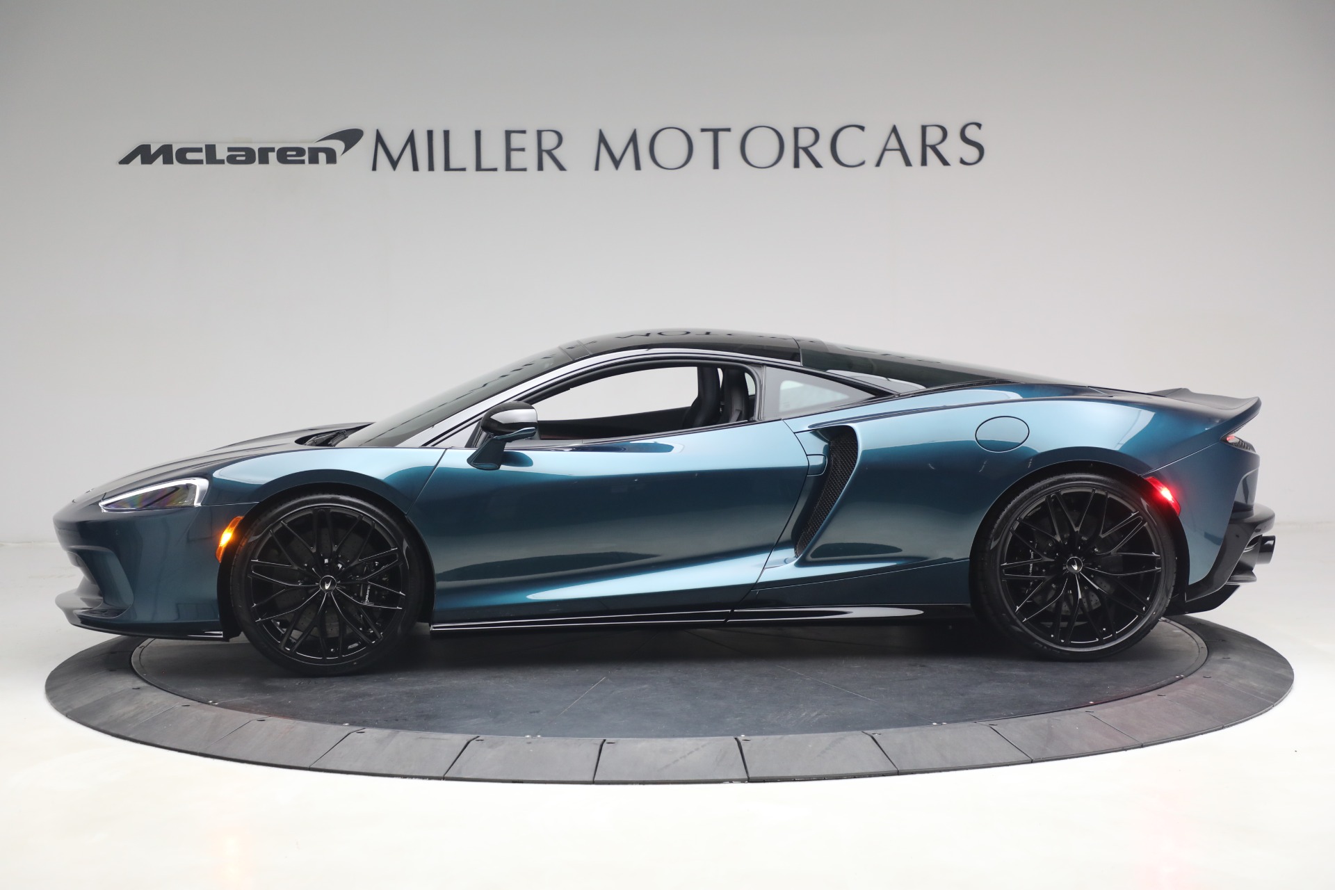 New-2023-McLaren-GT-Pioneer