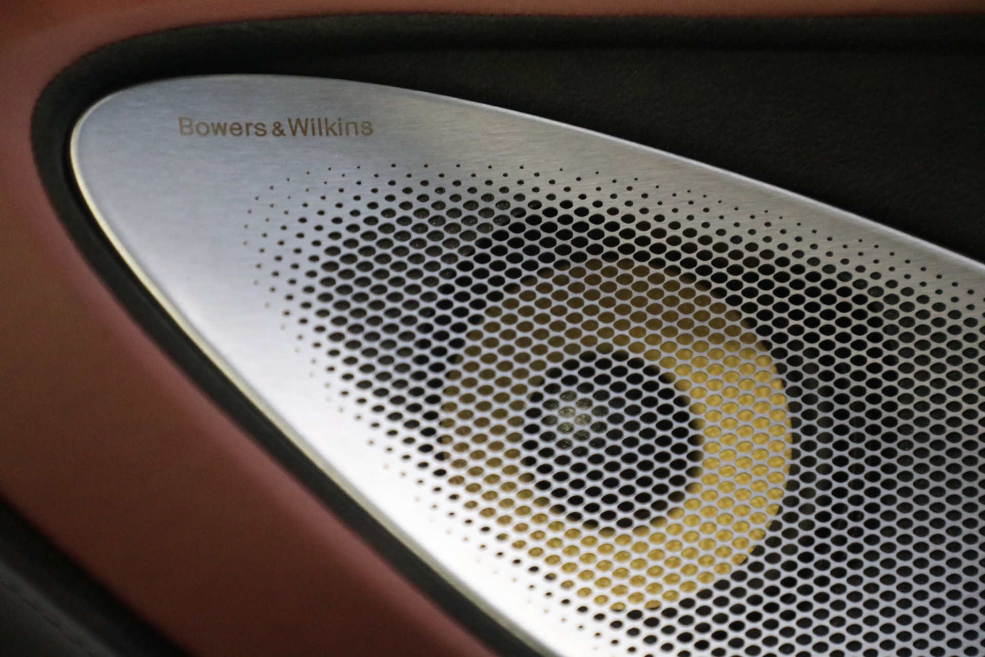 New-2023-McLaren-GT-Pioneer